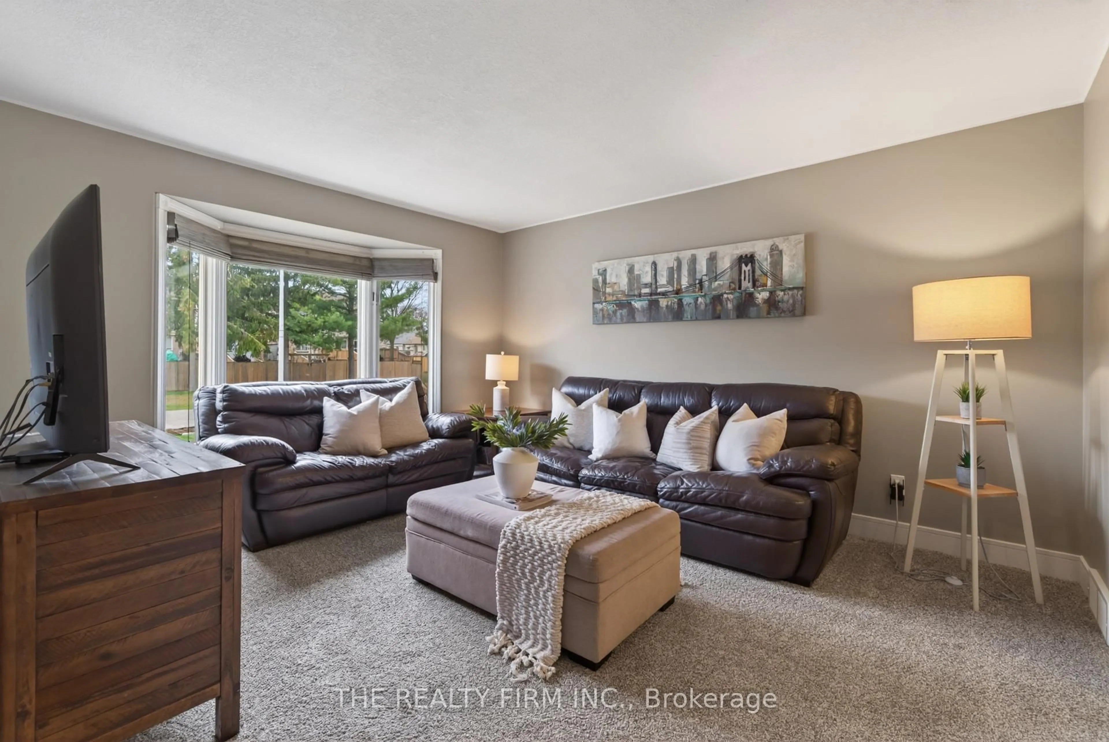 Living room with furniture, unknown for 25 La Mantia Ave, Strathroy-Caradoc Ontario N7G 3Z5