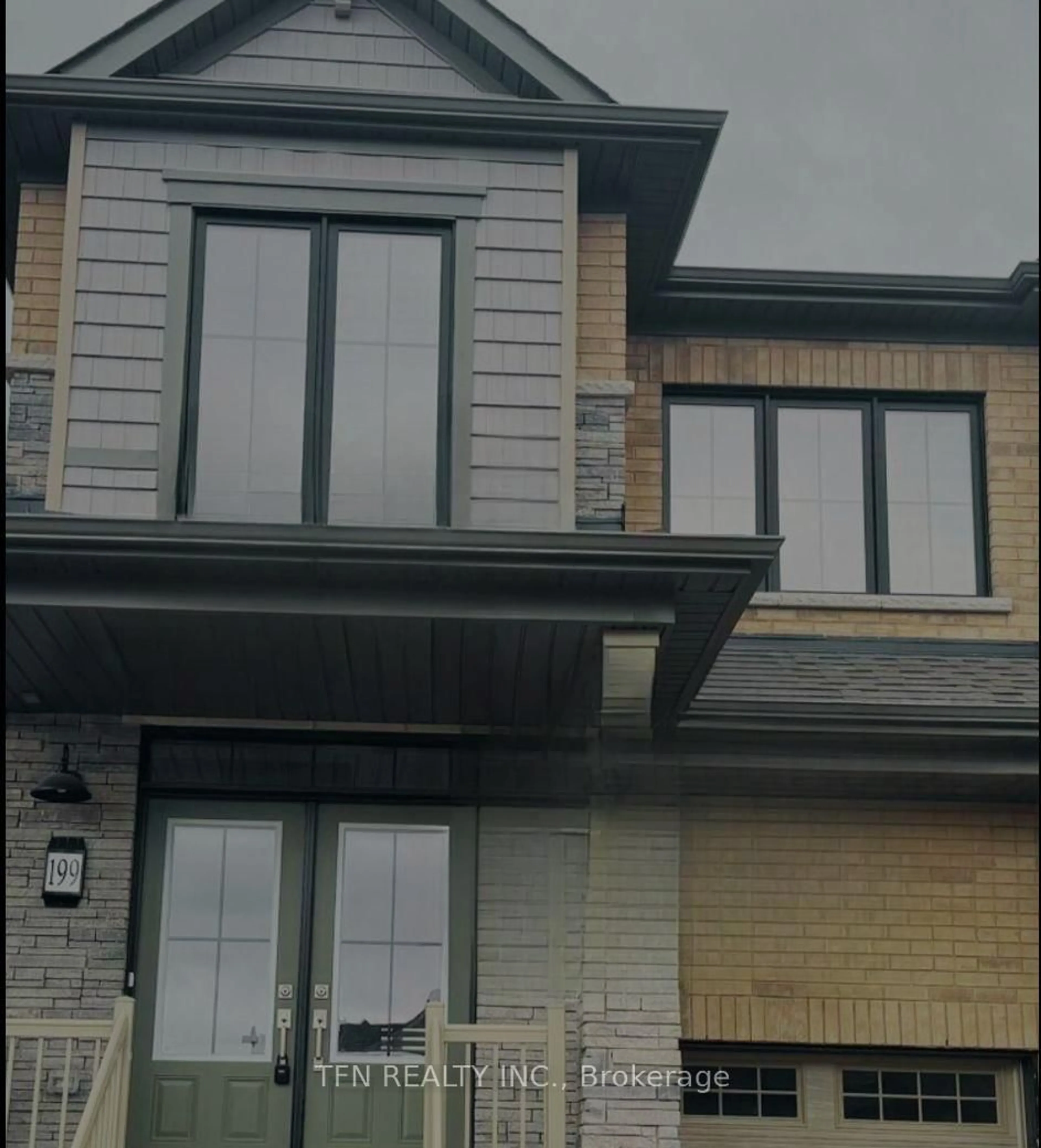 Home with brick exterior material, street for 199 Port Cres, Welland Ontario L3B 0N2