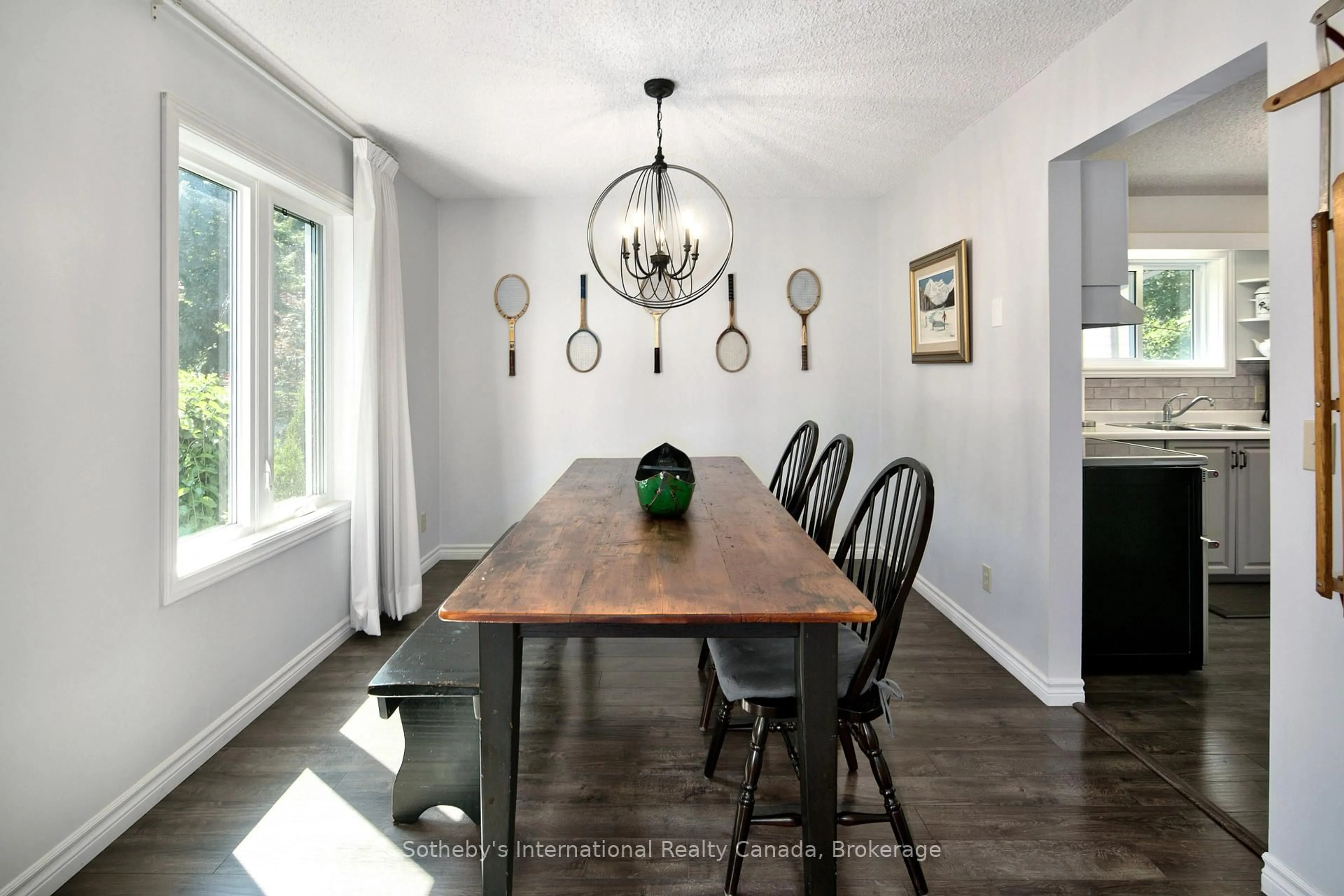 Dining room, wood/laminate floor for 26 Middle Ave, Meaford Ontario N4L 1A8
