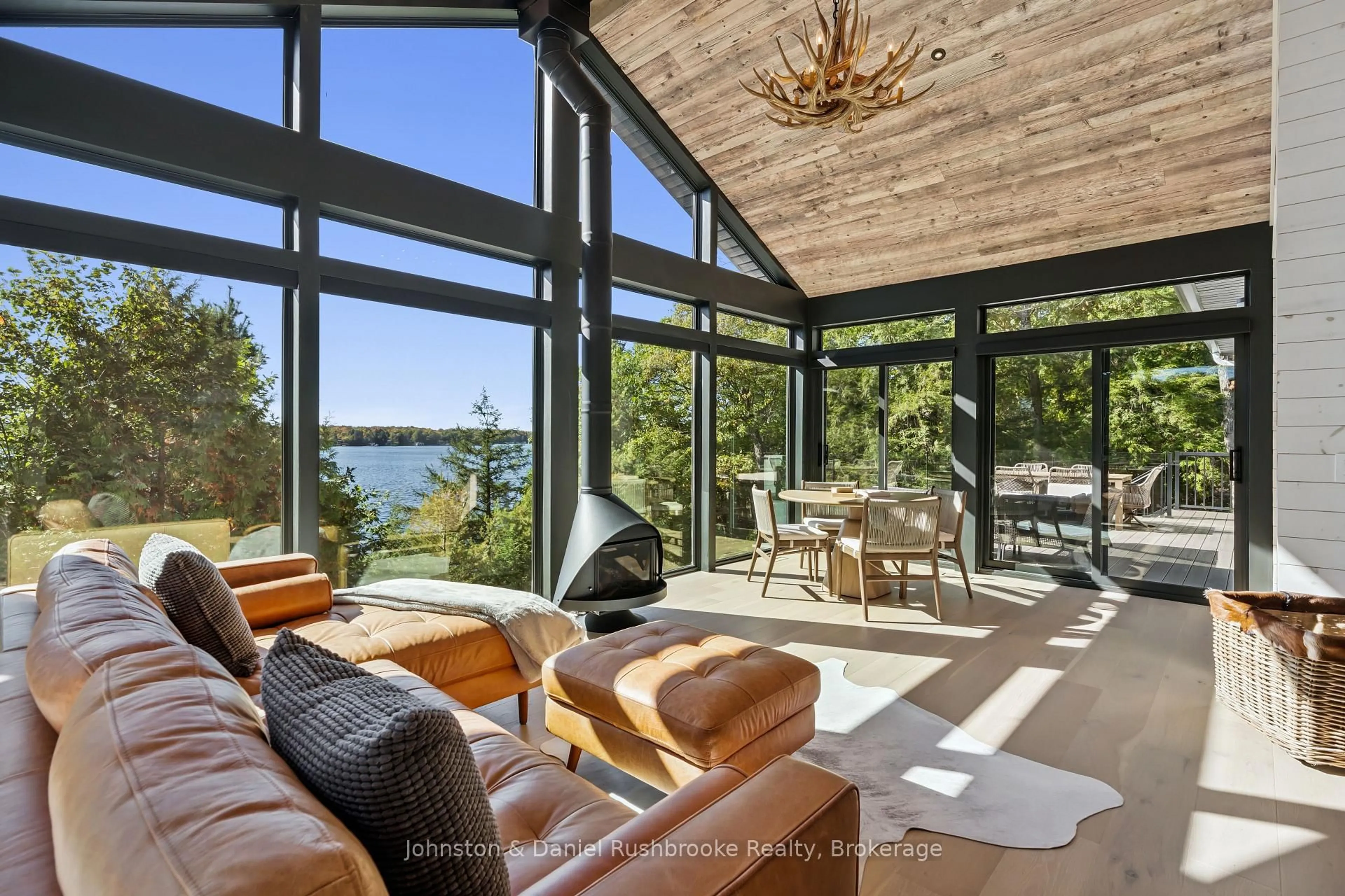 Living room with furniture, unknown for 1302 Acton Island Rd, Muskoka Lakes Ontario P0C 1A0