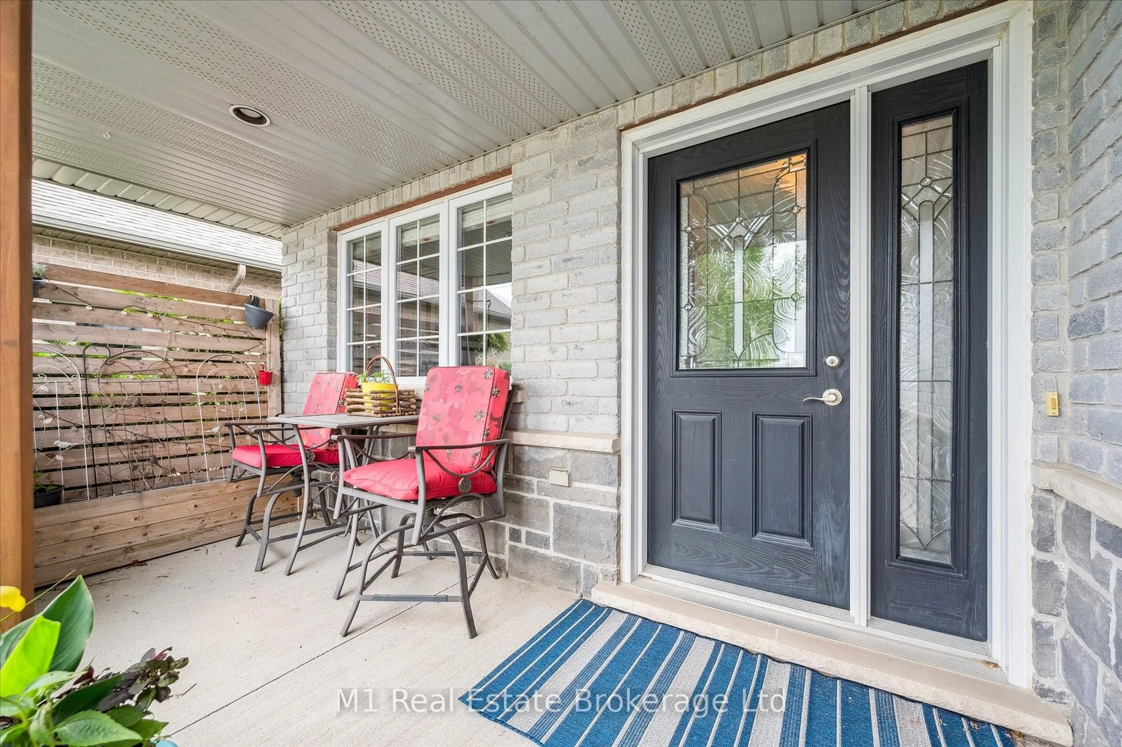 Indoor entryway for 79 Spencer Dr, Centre Wellington Ontario N0B 1S0