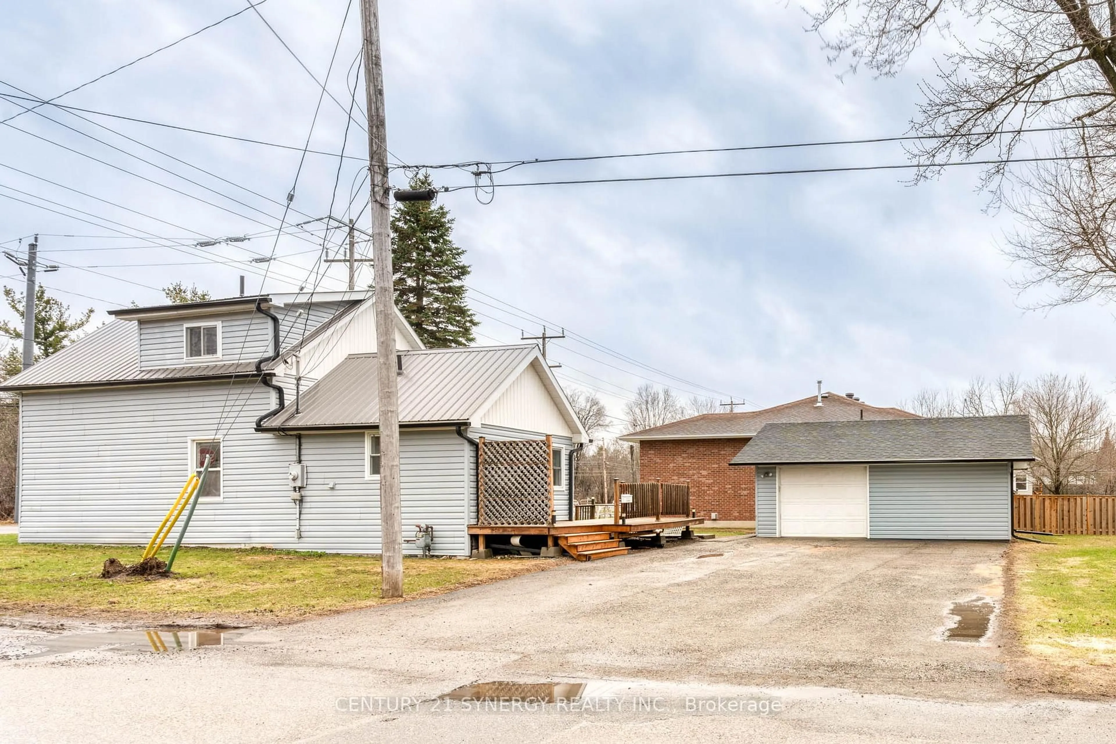 A pic from outside/outdoor area/front of a property/back of a property/a pic from drone, street for 19 South St, Perth Ontario K7H 2G3