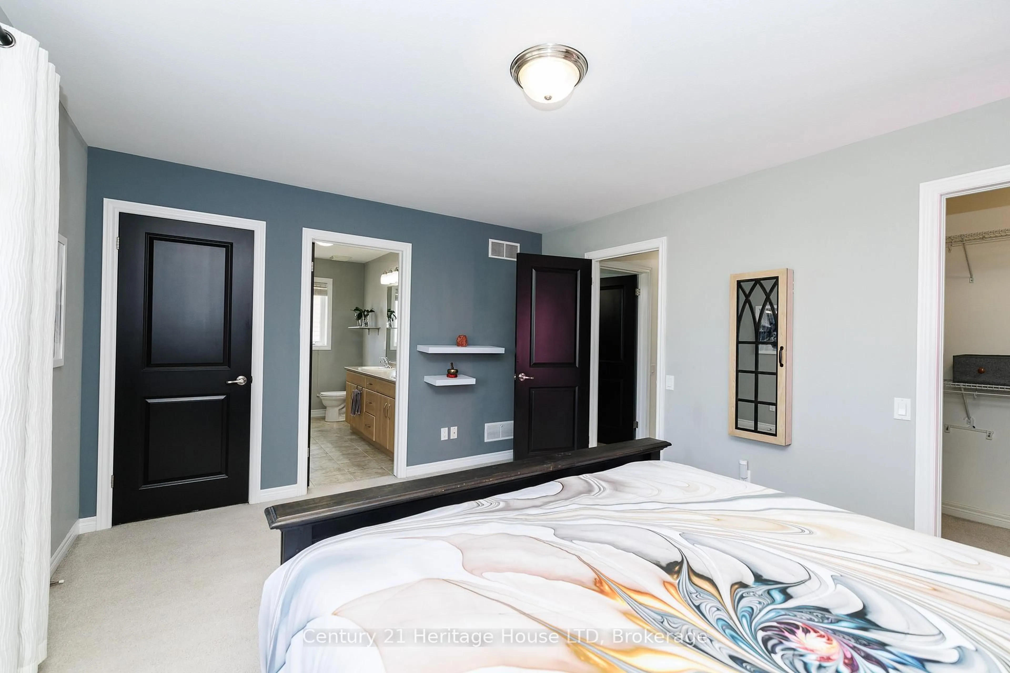 Bedroom with bed, unknown for 263 Empress Ave, Welland Ontario L3B 0A5