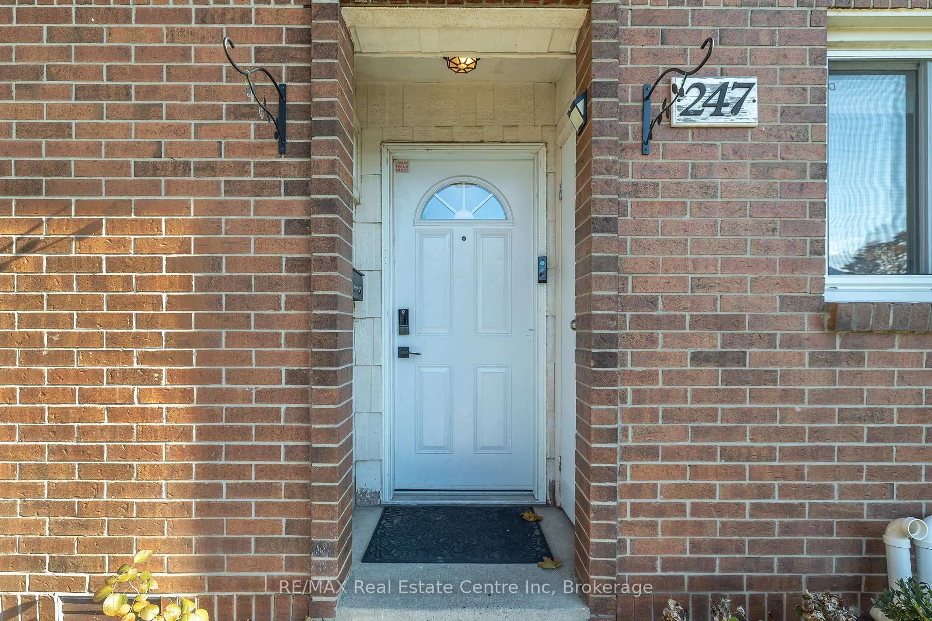 Indoor entryway for 31 Greengate Rd #247, Guelph Ontario N1H 6R3