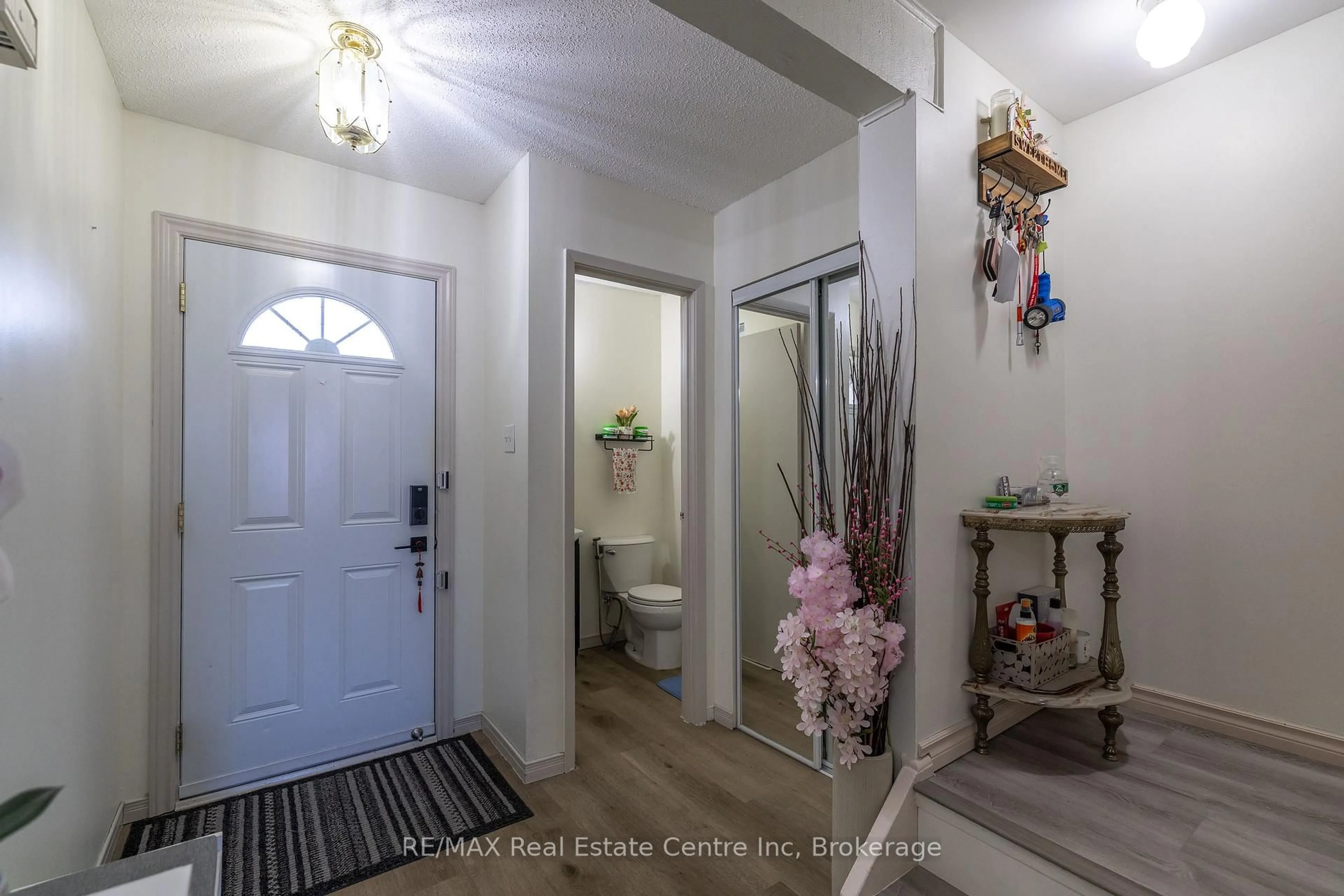 Indoor entryway for 31 Greengate Rd #247, Guelph Ontario N1H 6R3
