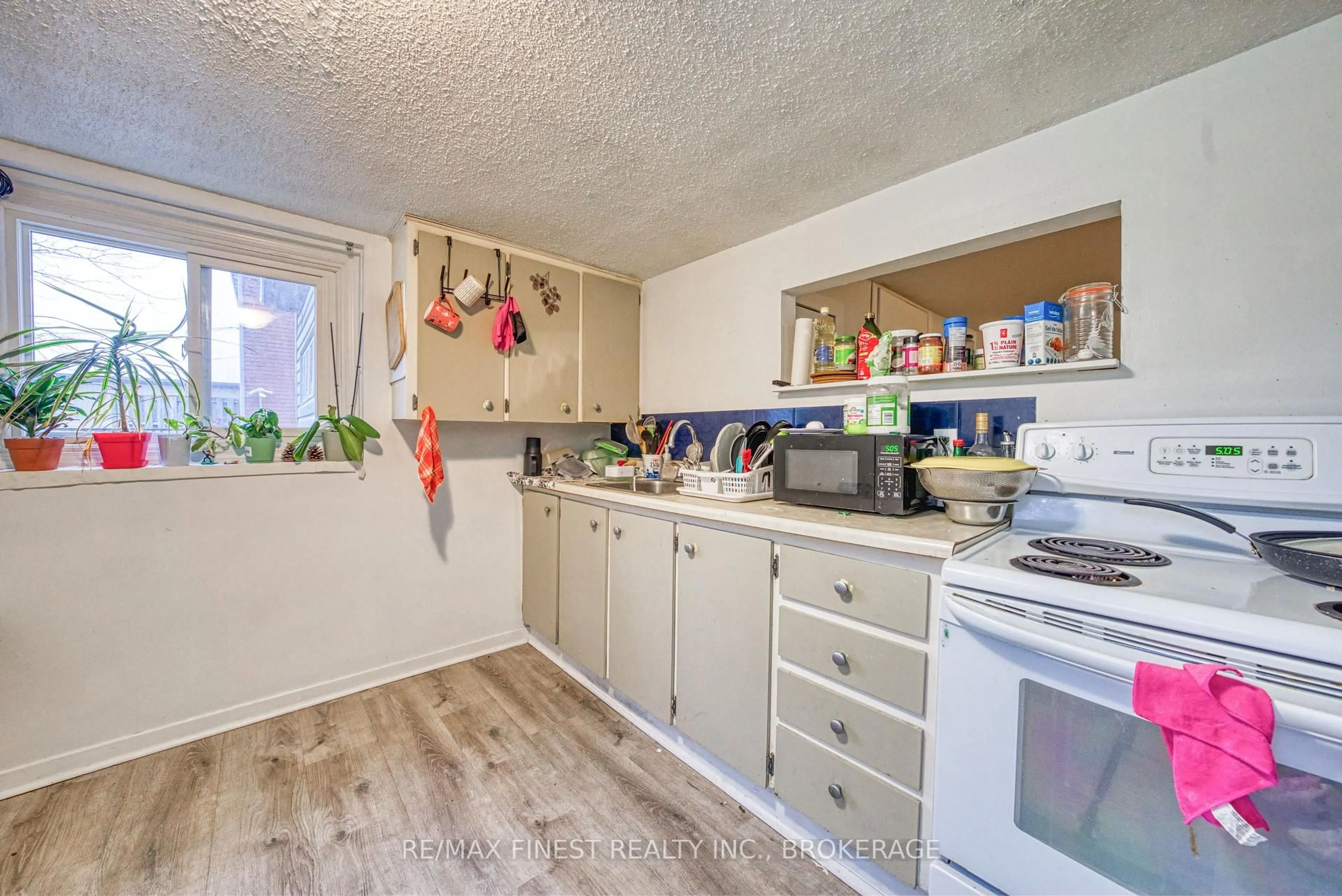 Standard kitchen, unknown for 1348 Princess St, Kingston Ontario K7M 3E2