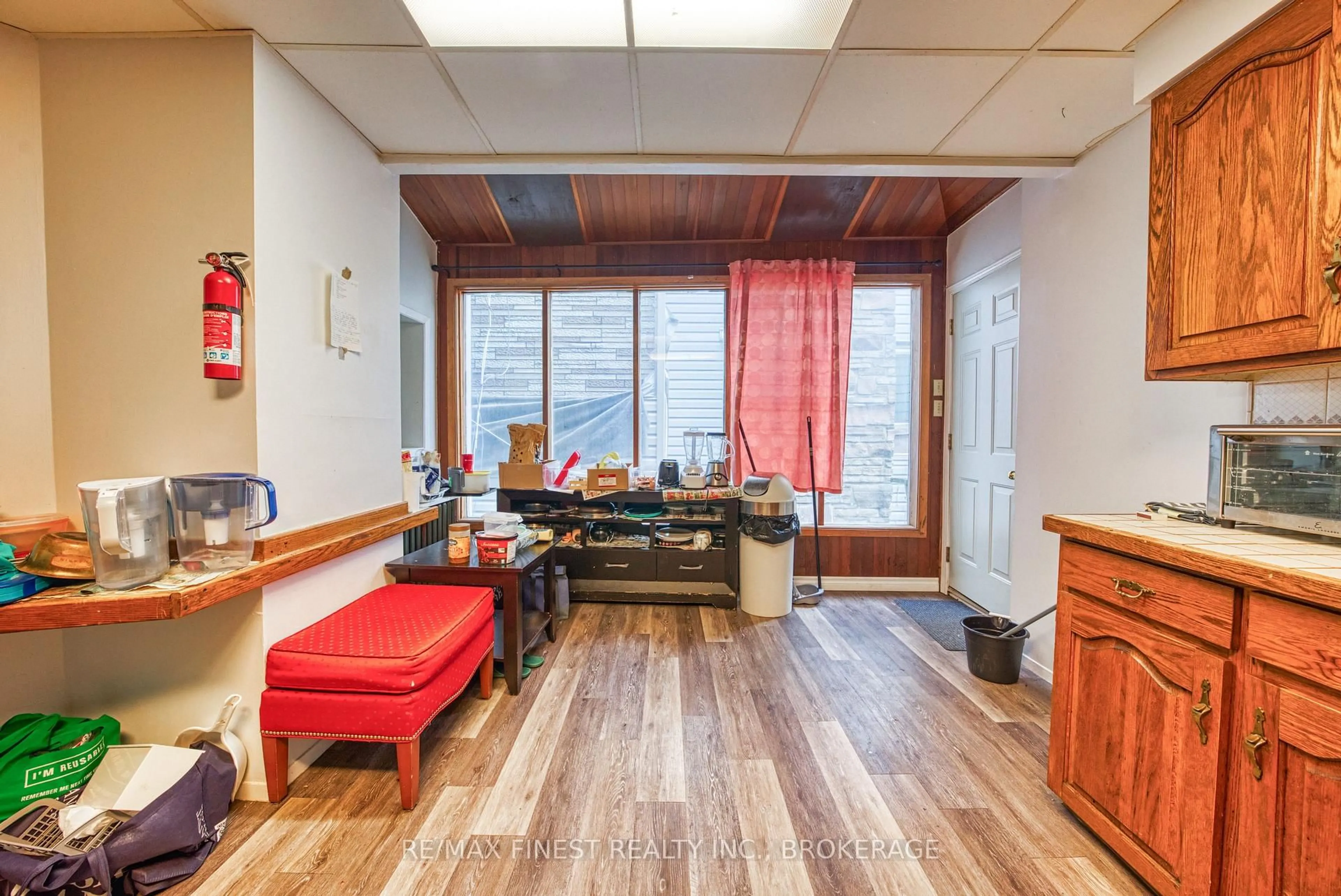 Unknown for 271-273 Rideau St, Kingston Ontario K7K 3A7