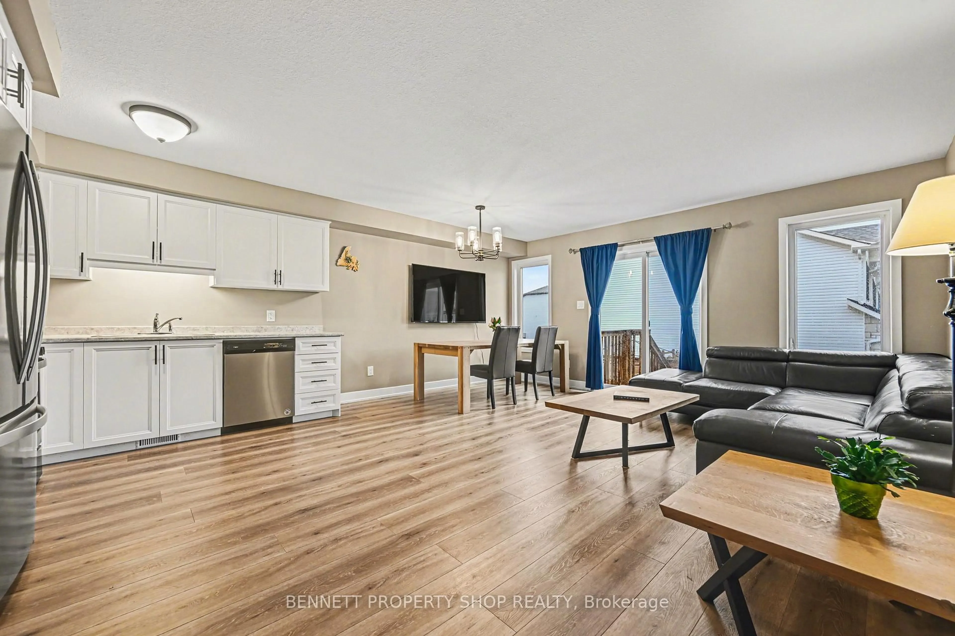 Unknown for 33 Staples Blvd, Smiths Falls Ontario K7A 0B5