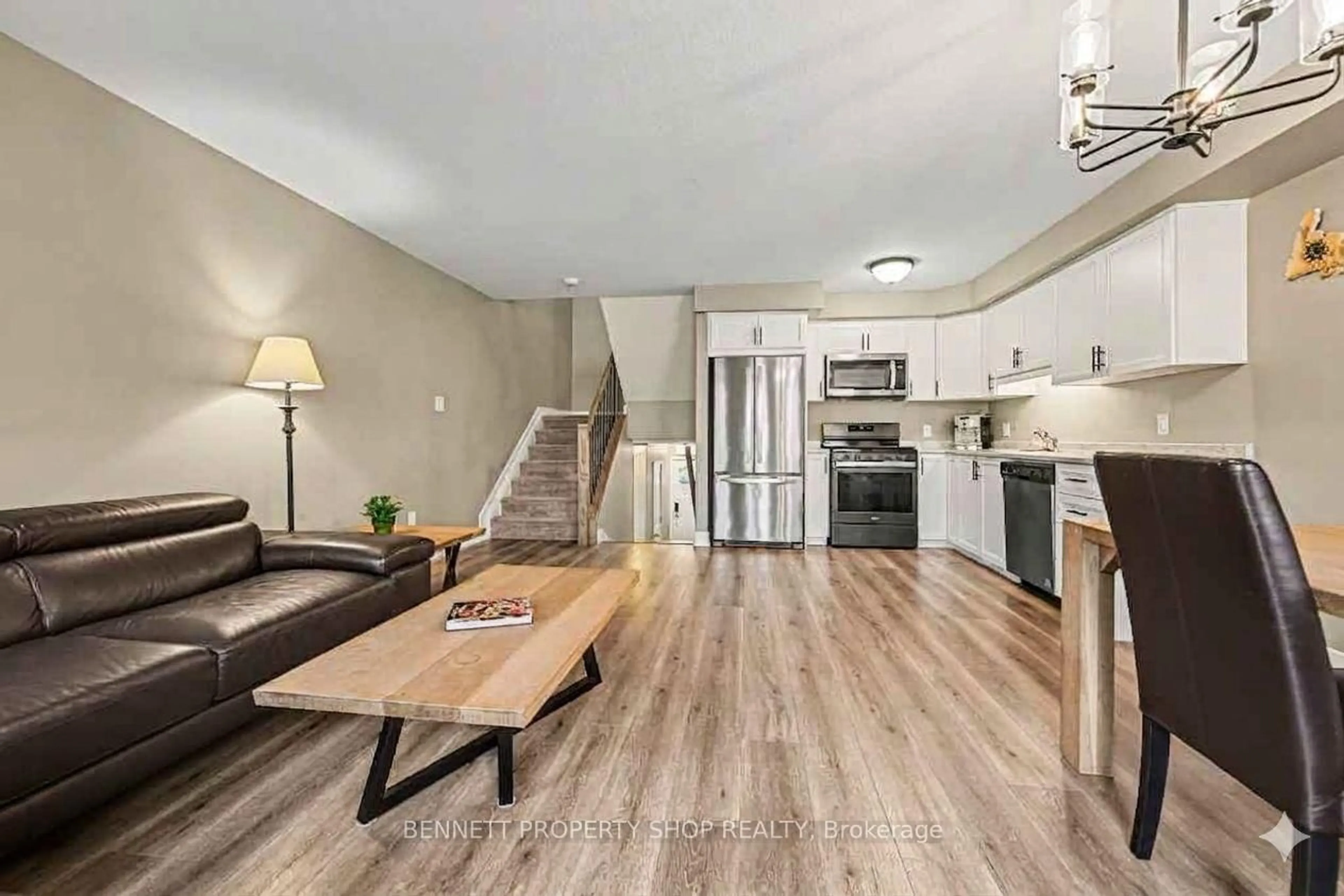 Open concept kitchen, wood/laminate floor for 33 Staples Blvd, Smiths Falls Ontario K7A 0B5