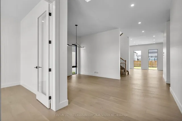 7132 SILVER CREEK Circ, London South 3