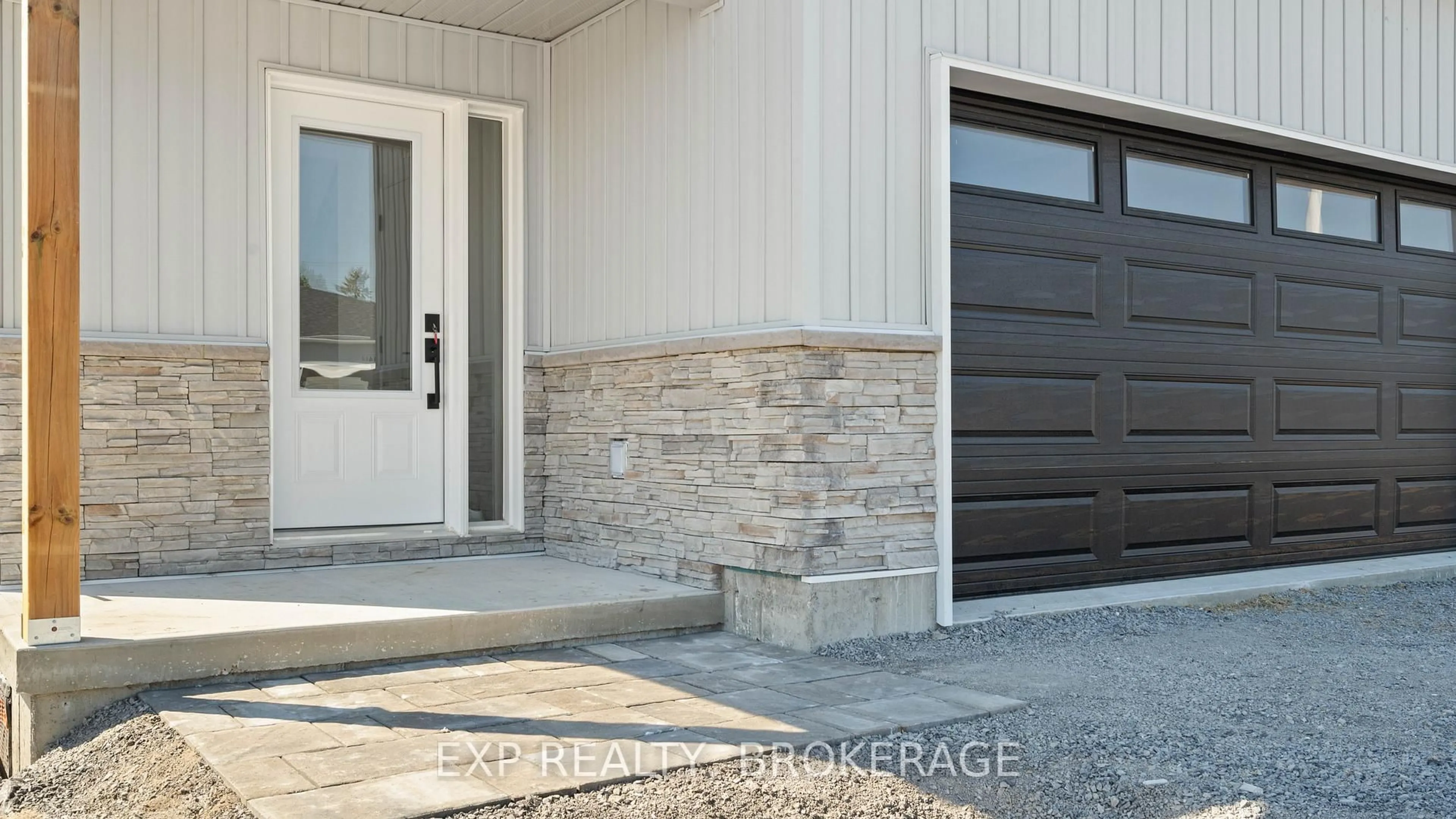 Indoor entryway for 15 SUMMIT (Lot 53) Cres, Belleville Ontario K8N 0A2