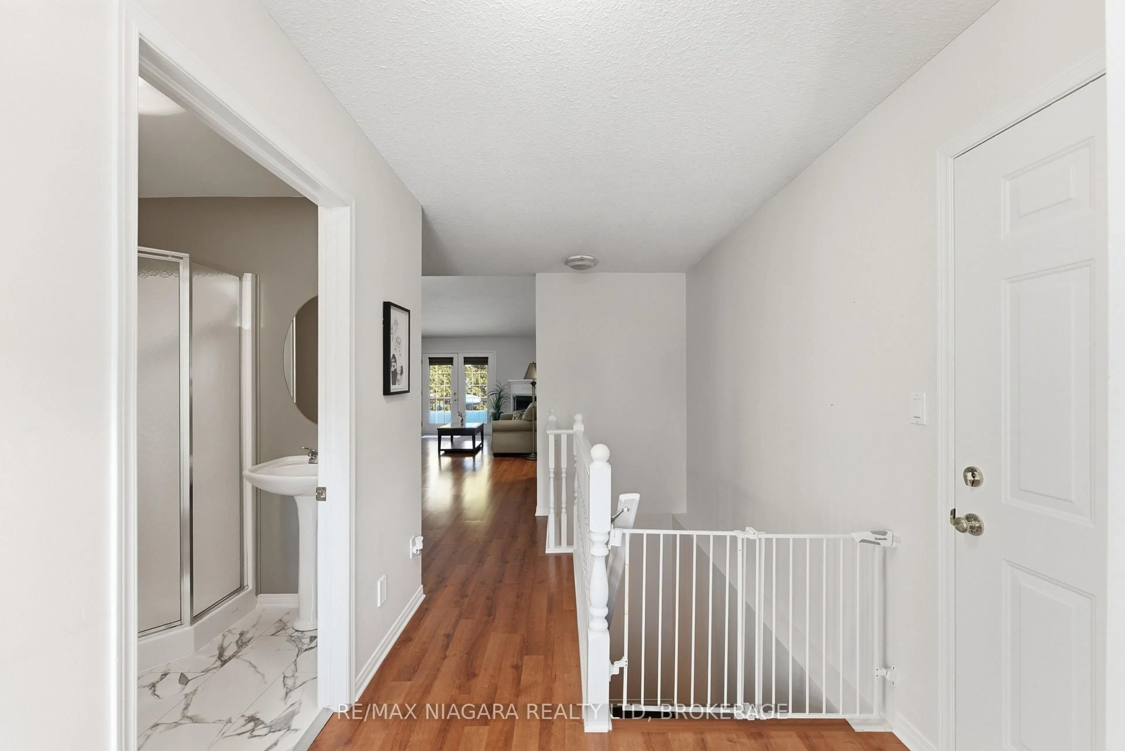 Indoor entryway for 2684 Mewburn Rd #17, Niagara Falls Ontario L2J 0A9