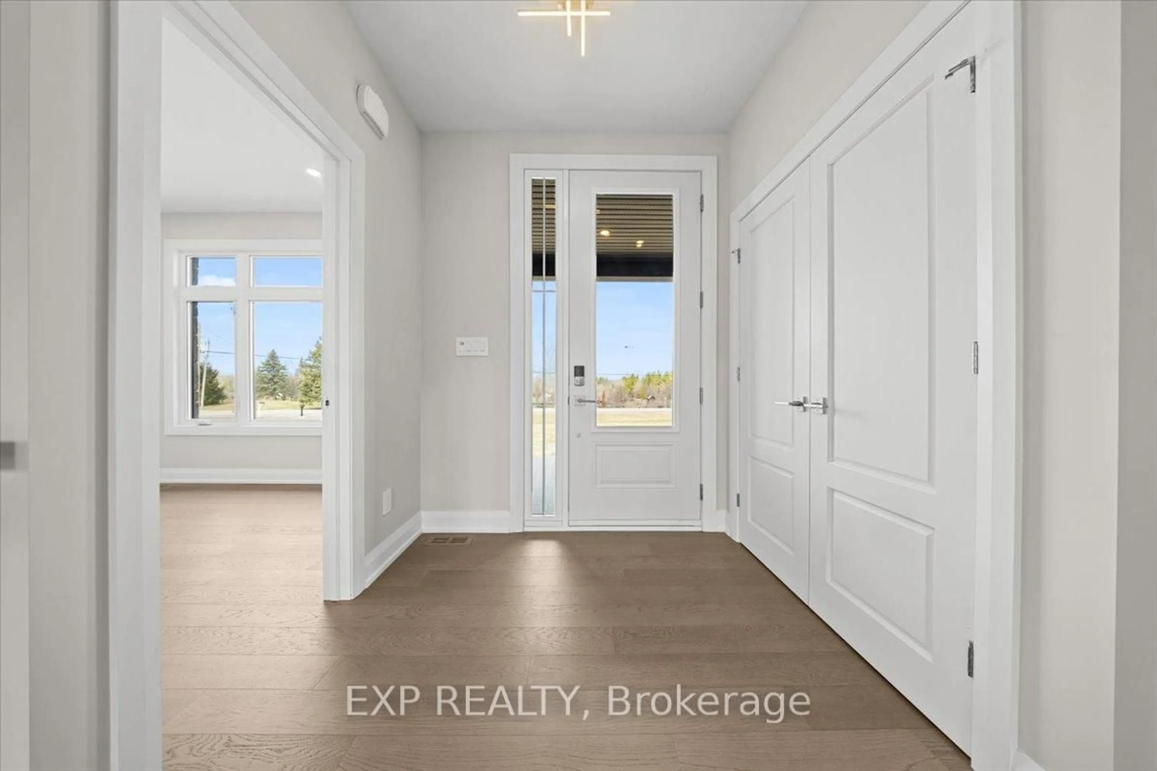 Indoor entryway for 1160 Slater Rd, North Grenville Ontario K0G 1J0