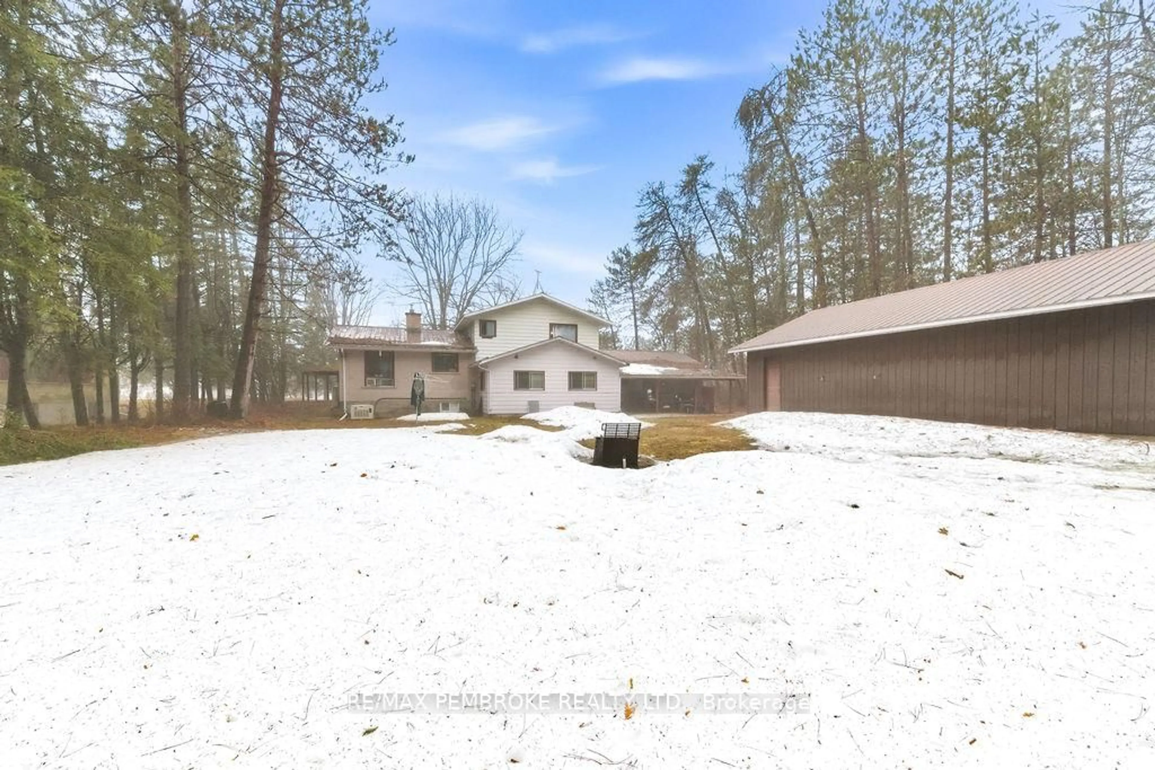 A pic from outside/outdoor area/front of a property/back of a property/a pic from drone, forest/trees view for 33698 Highway 17 Highway, Deep River Ontario K0J 1P0