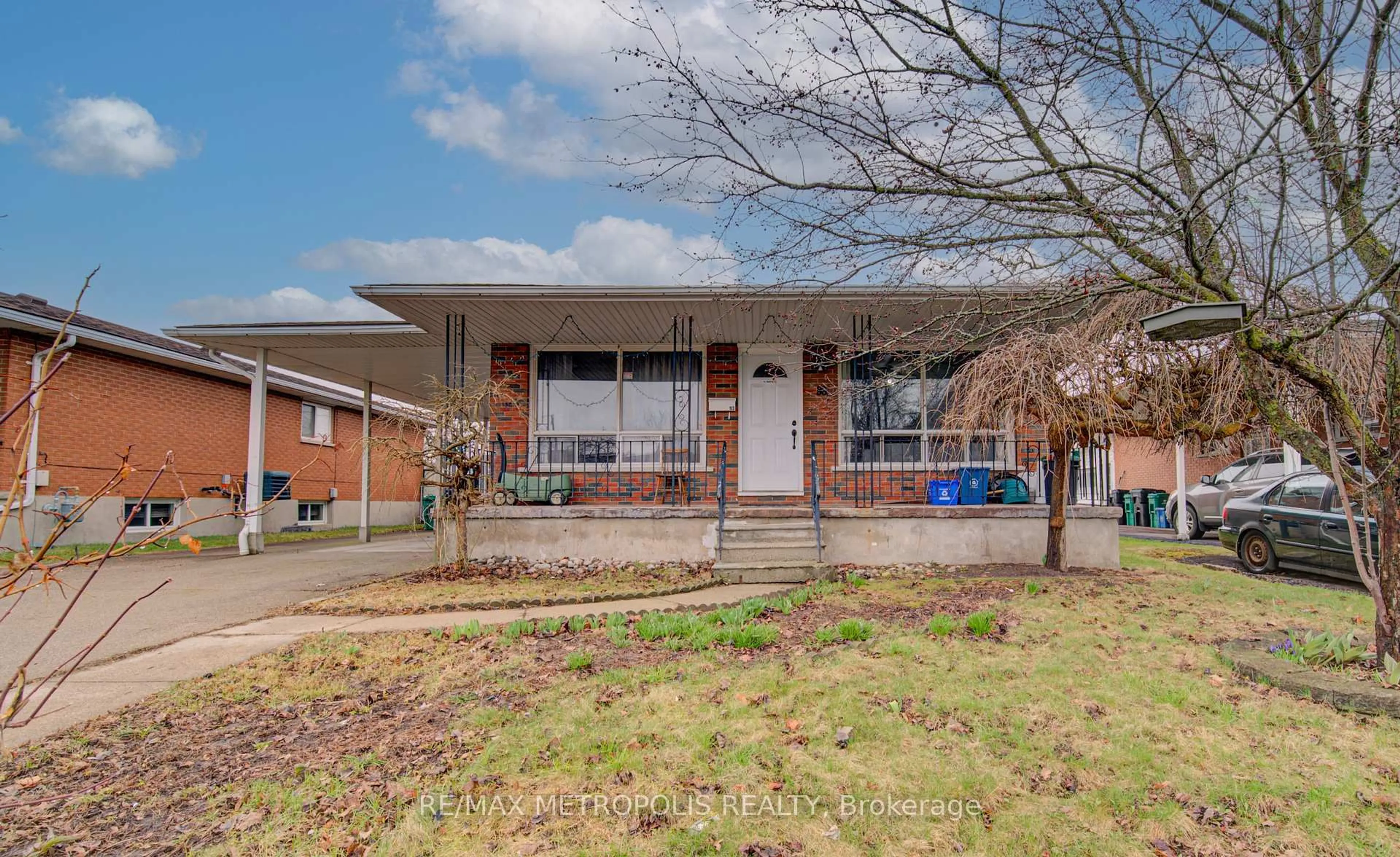 Home with brick exterior material, street for 93 Linnwood Ave, Cambridge Ontario N1R 1V2