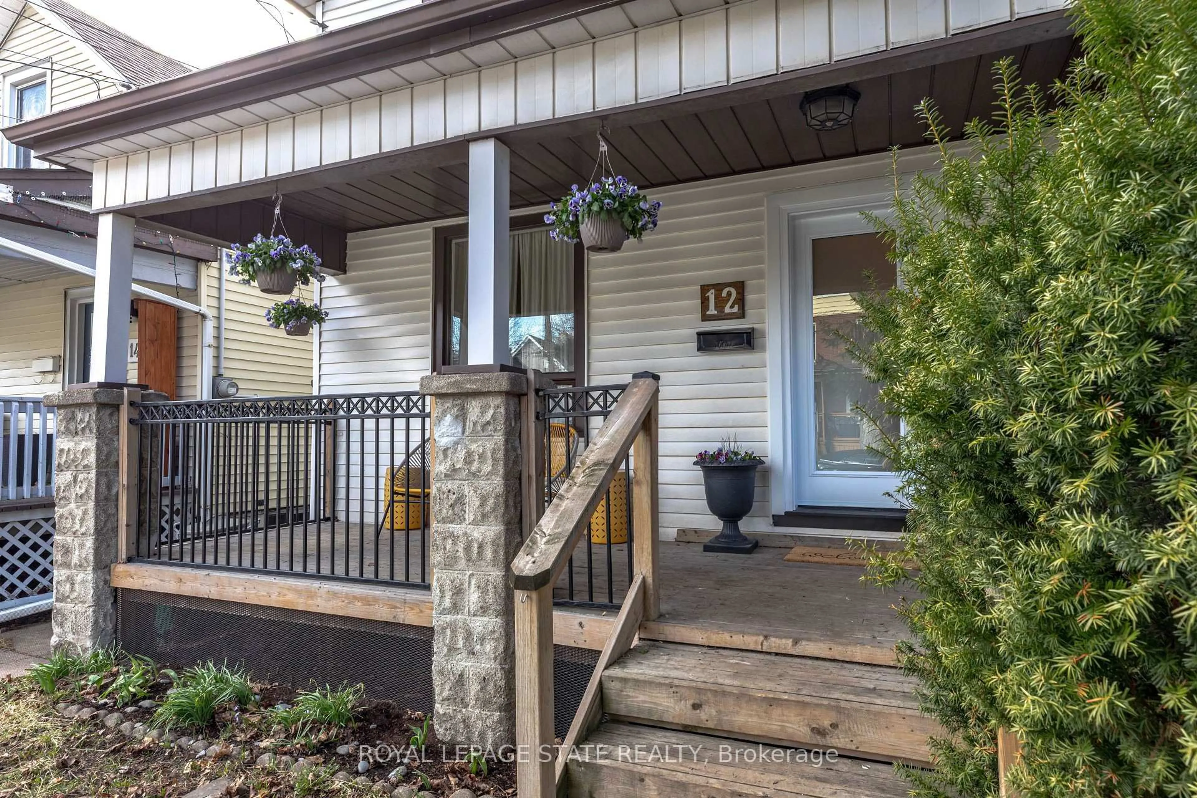 Unknown for 12 East 21st St, Hamilton Ontario L8V 2T2