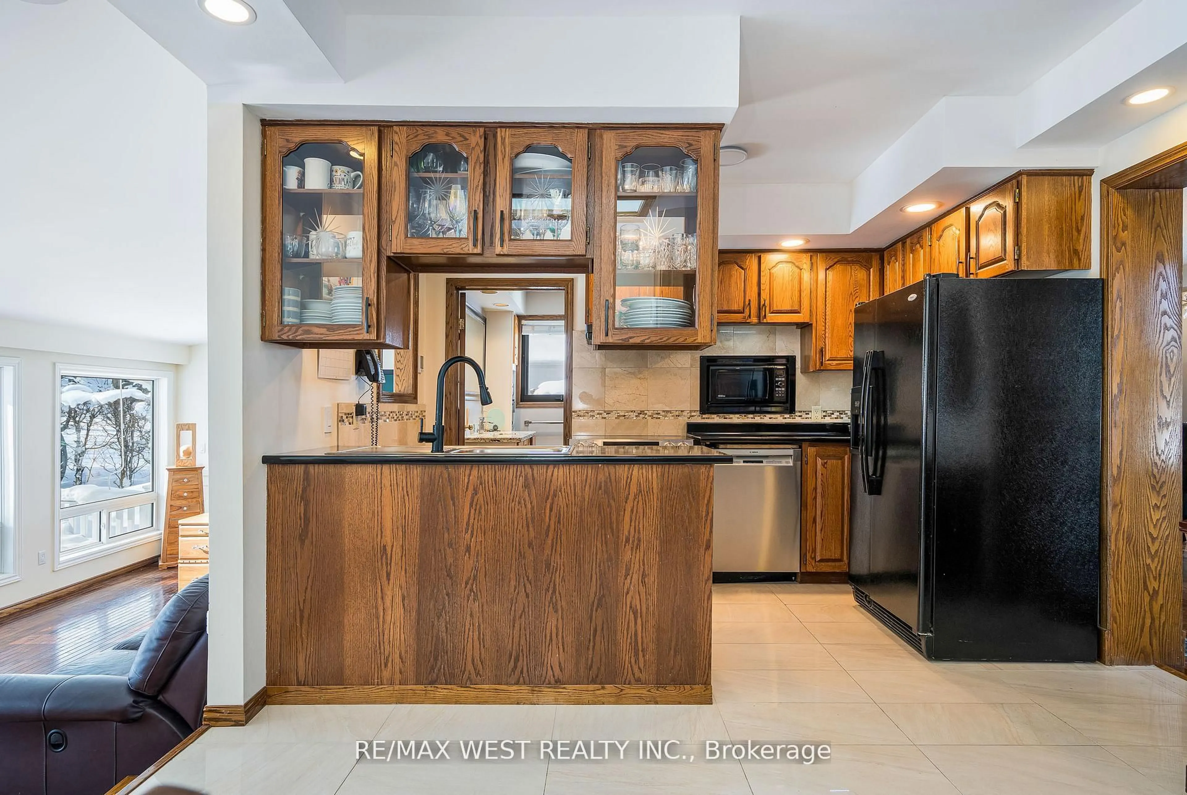 Contemporary kitchen, unknown for 25 Edwin St, Meaford Ontario N4L 1E4