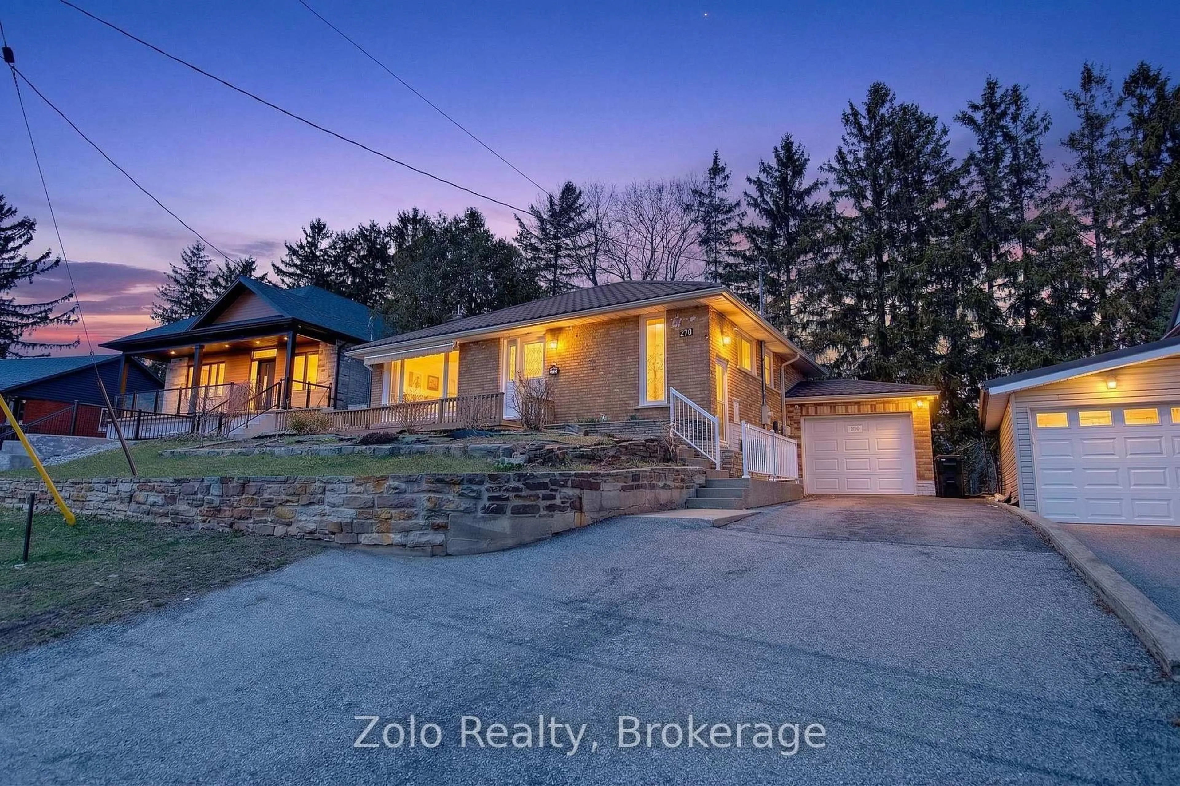 A pic from outside/outdoor area/front of a property/back of a property/a pic from drone, unknown for 270 Mausser Ave, Kitchener Ontario N2M 3L1