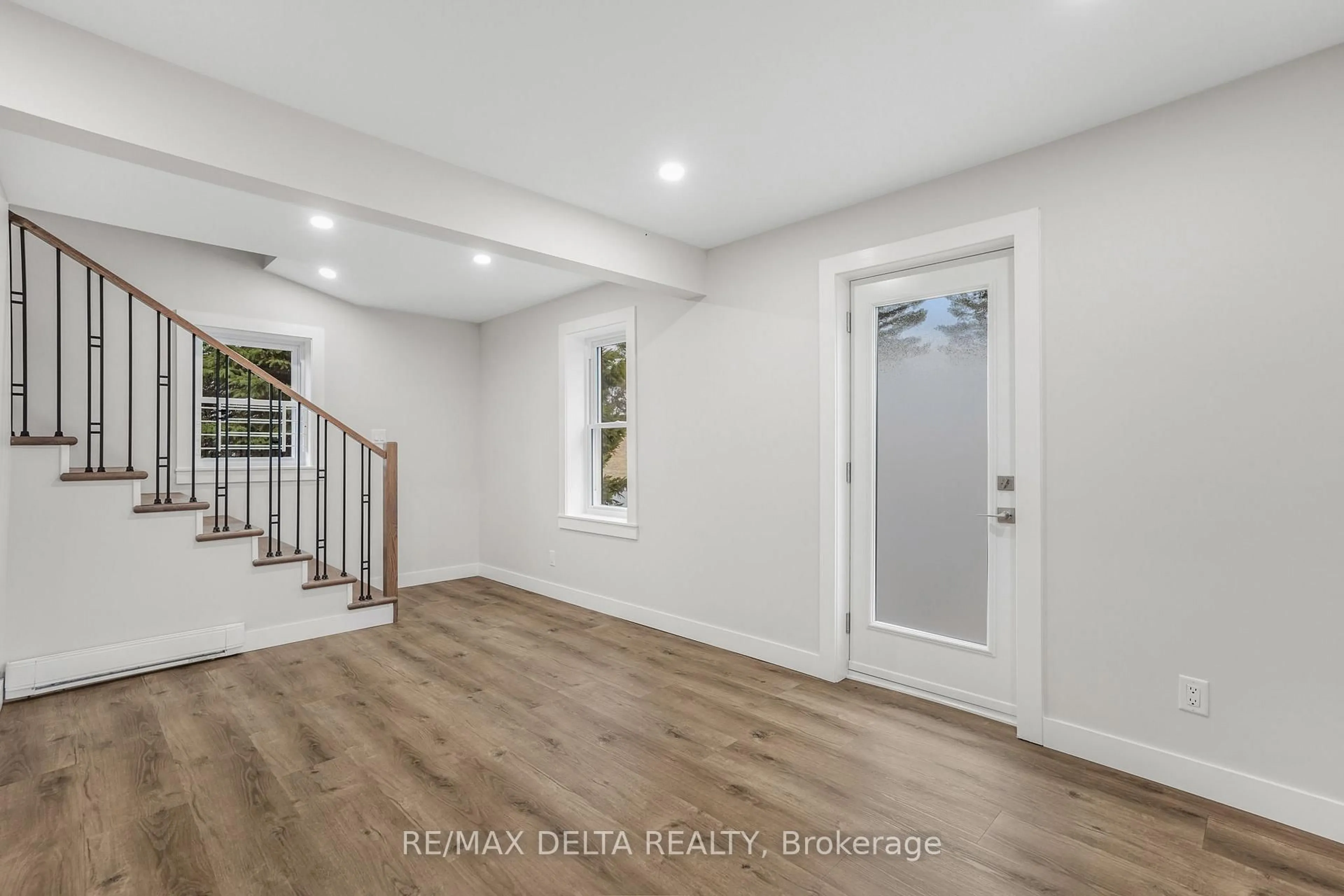Indoor entryway for 5203 County Road 10 Rd, The Nation Ontario K0B 1G0