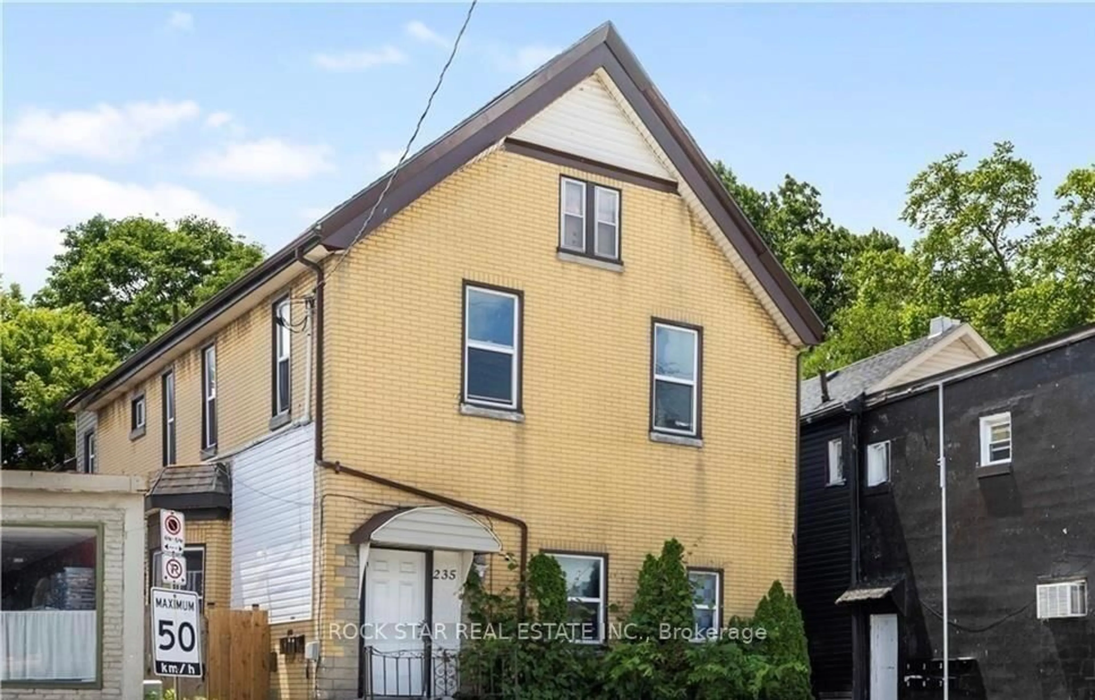 Unknown for 235 Hamilton Rd, London East Ontario N5Z 1P9