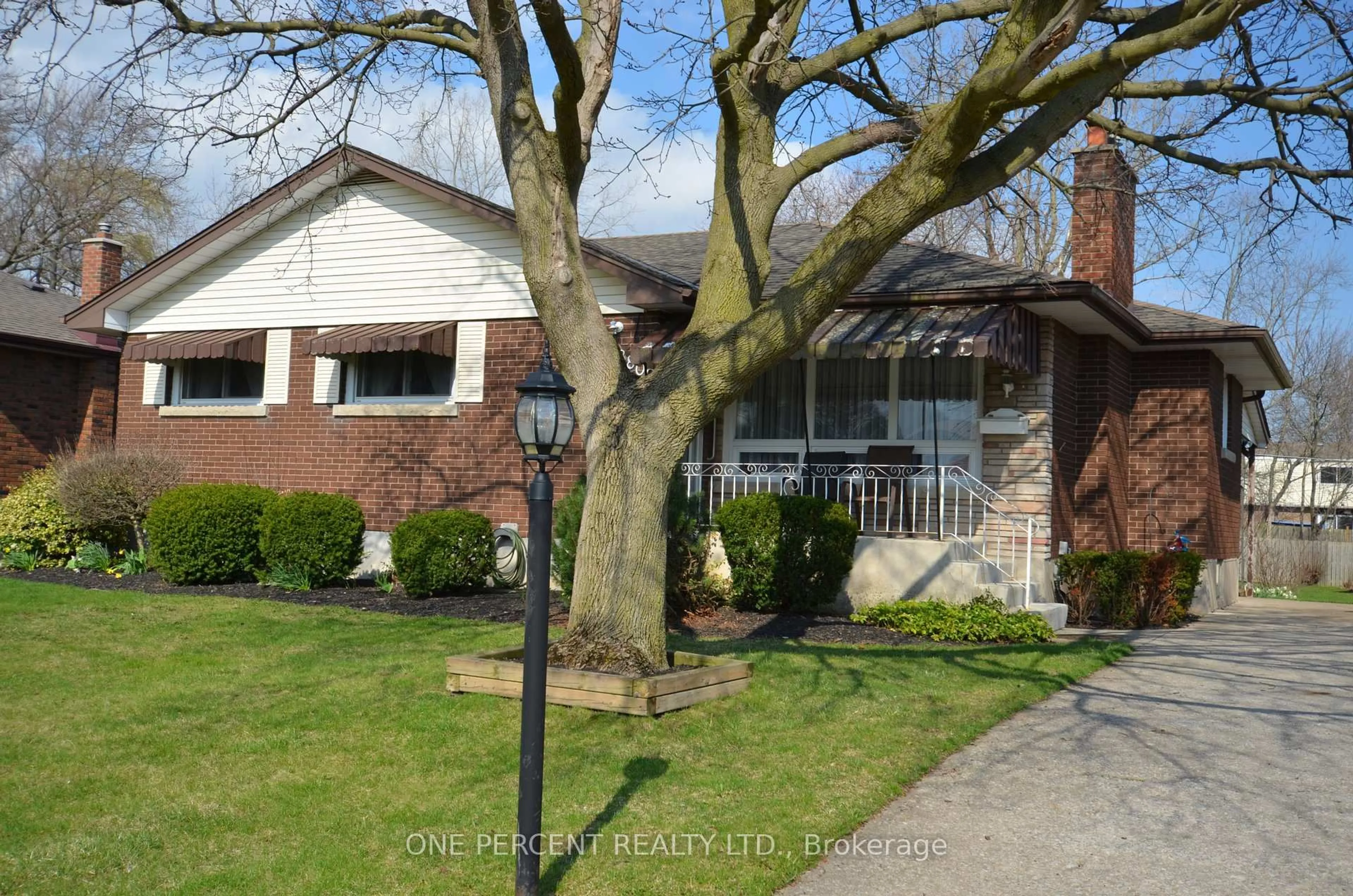 Home with brick exterior material, street for 8800 Champlain Dr, Niagara Falls Ontario L2G 6Y6