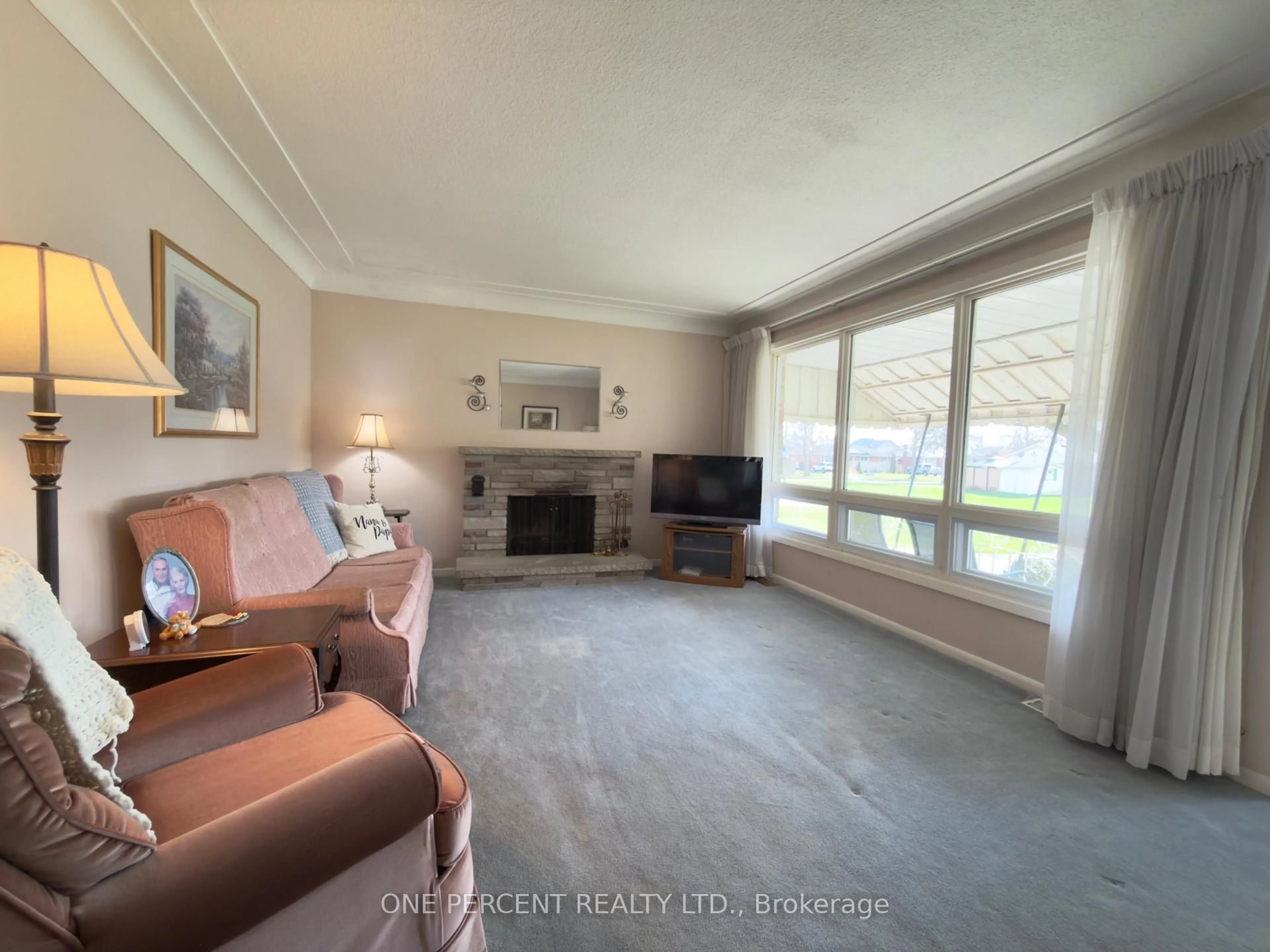 A pic of a room for 8800 Champlain Dr, Niagara Falls Ontario L2G 6Y6