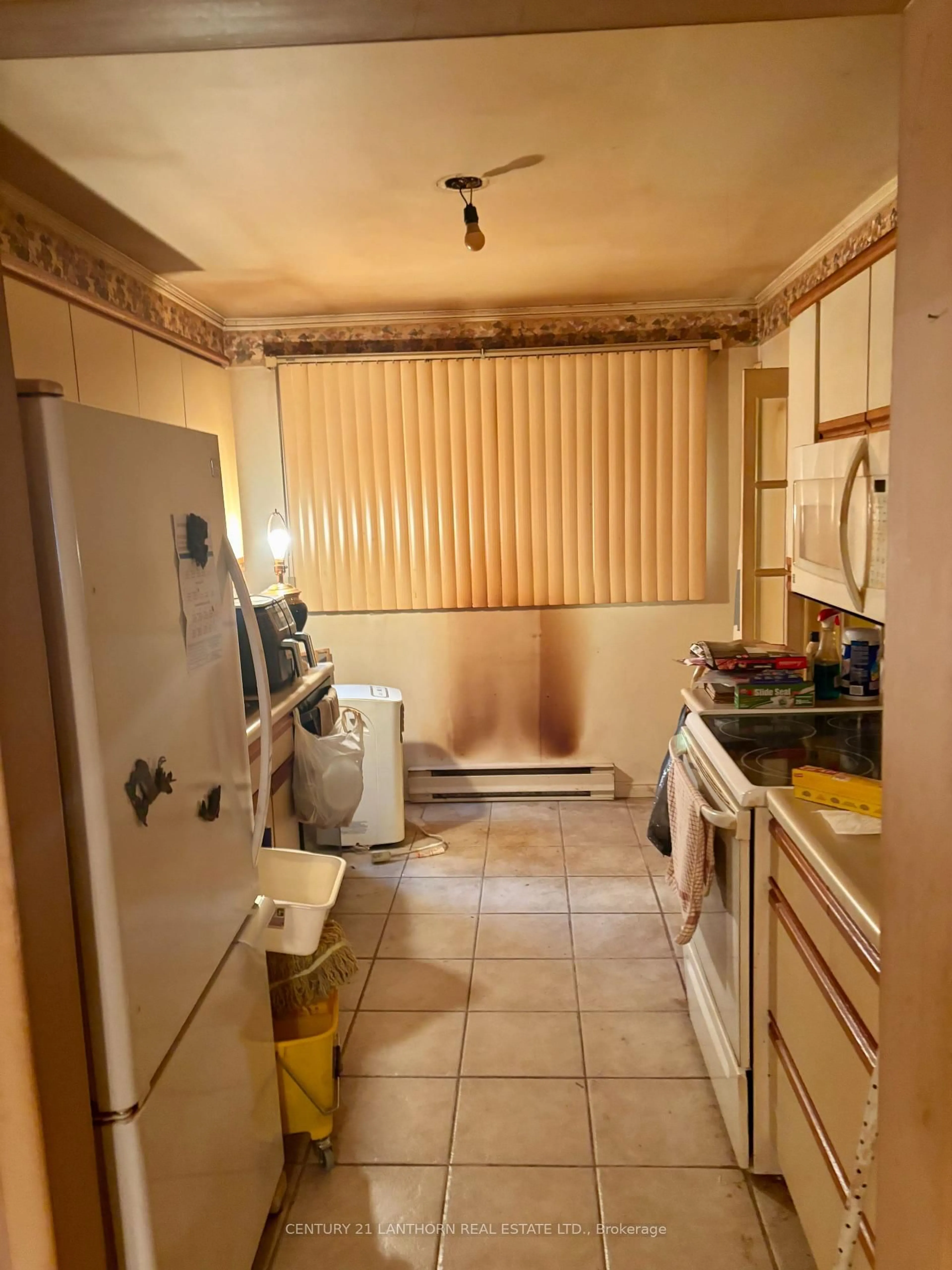 Standard kitchen, unknown for 14 Spring St, Prince Edward County Ontario K0K 2T0