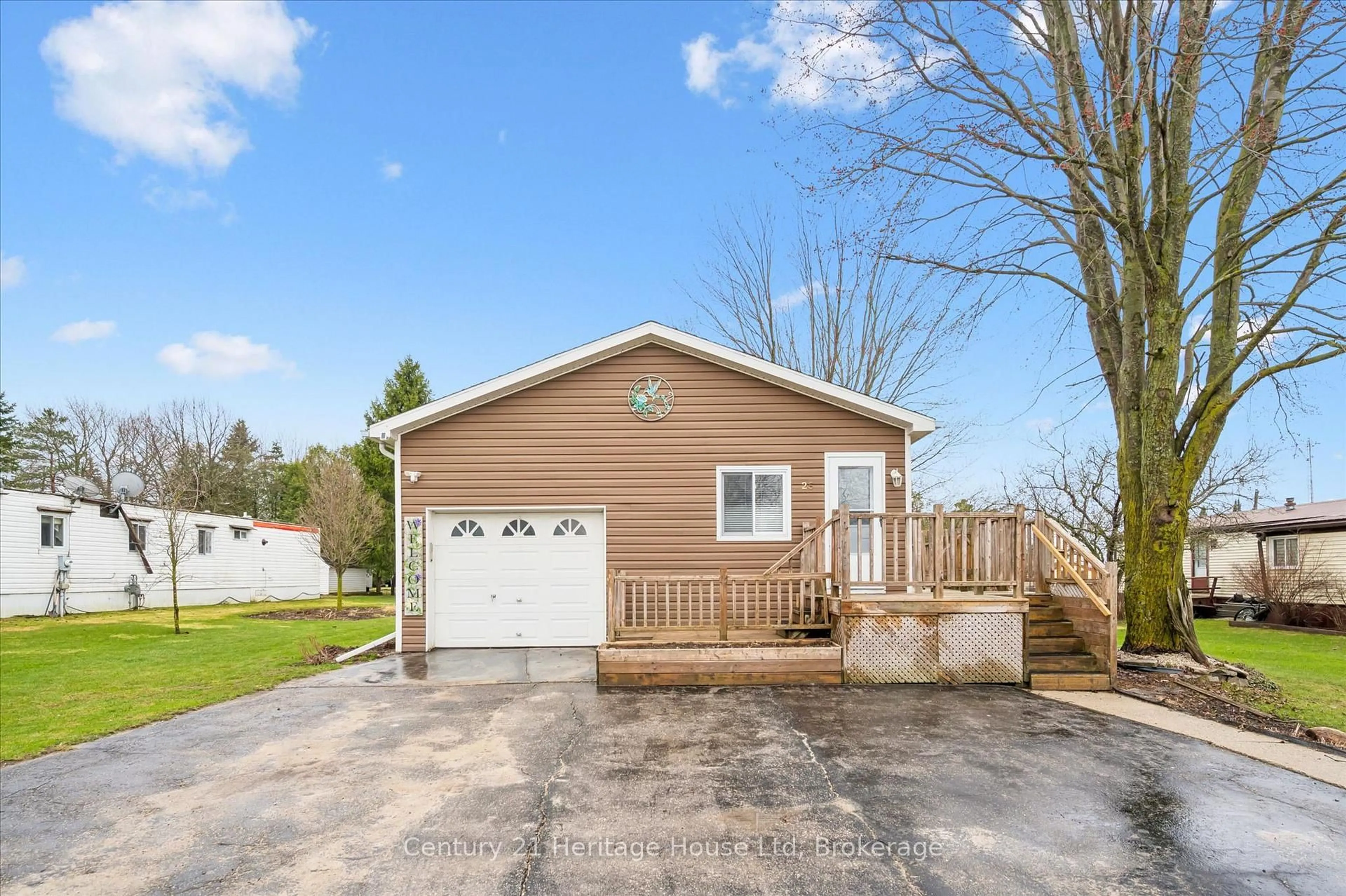 Unknown for 25 Fourth Ave, Wellington North Ontario N0G 2K0