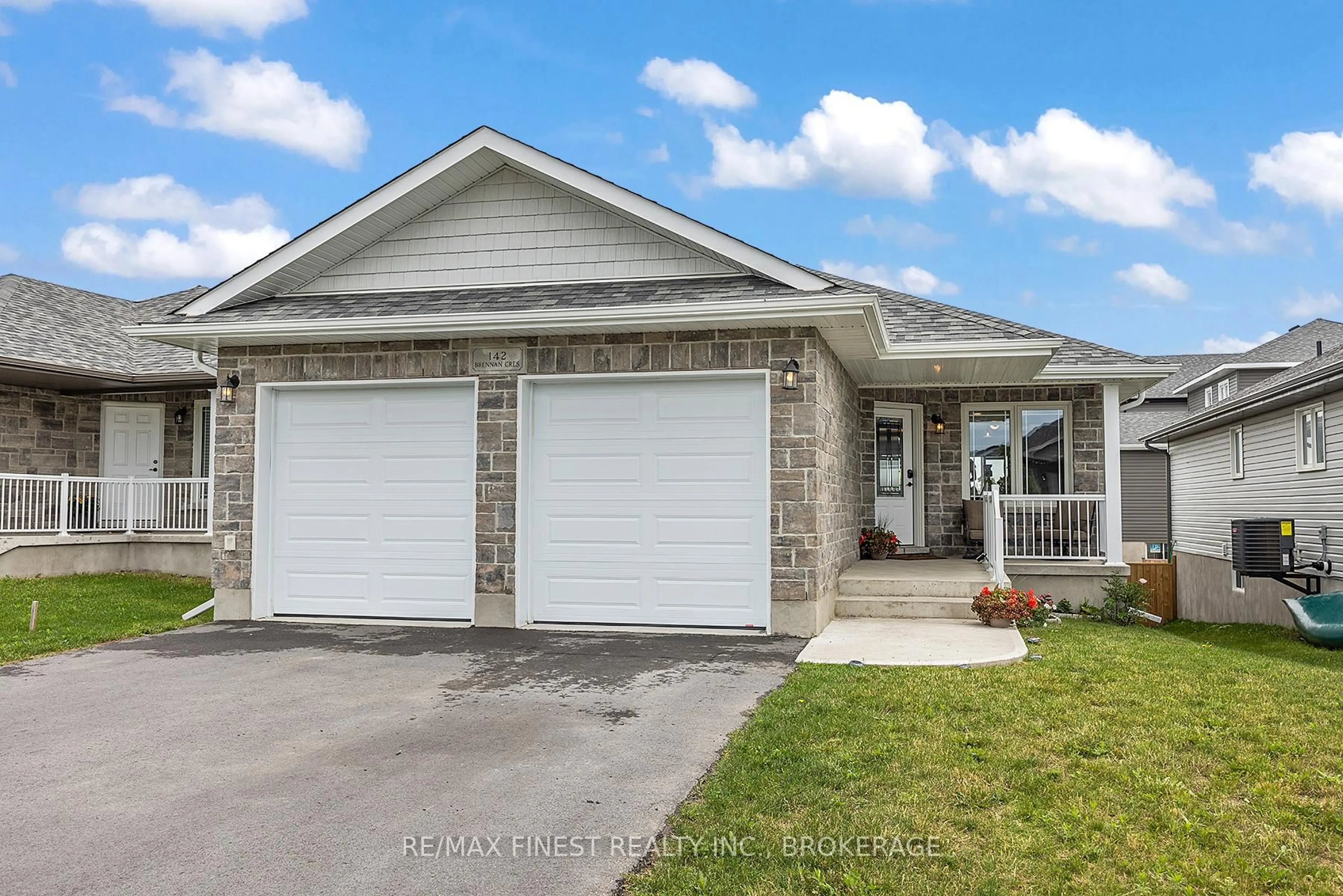 Home with vinyl exterior material, street for 142 Brennan Cres, Bissett Creek Ontario K0H 2H0