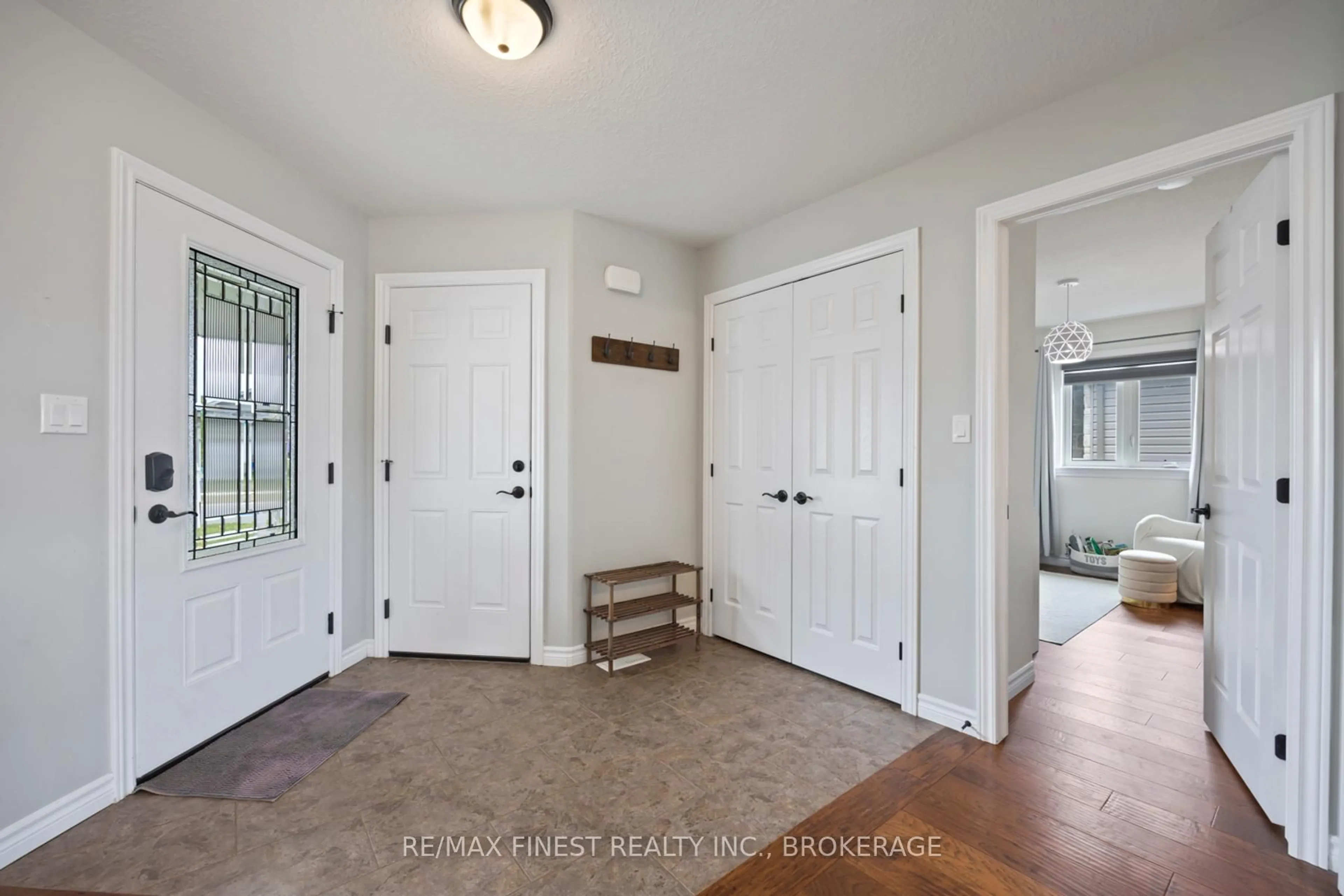 Indoor entryway for 142 Brennan Cres, Bissett Creek Ontario K0H 2H0