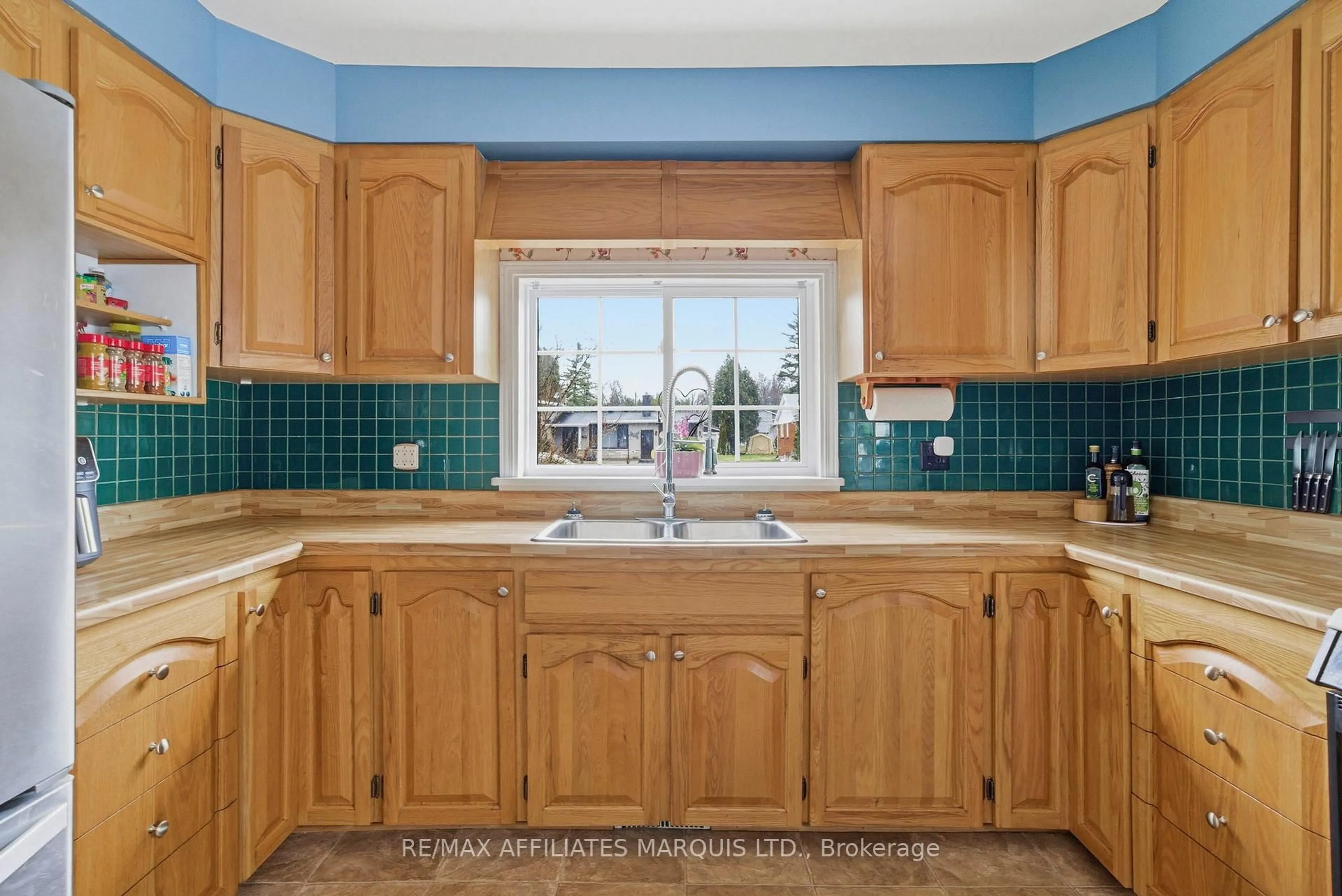 Standard kitchen, ceramic/tile floor for 36 Maple St, South Stormont Ontario K0C 1P0
