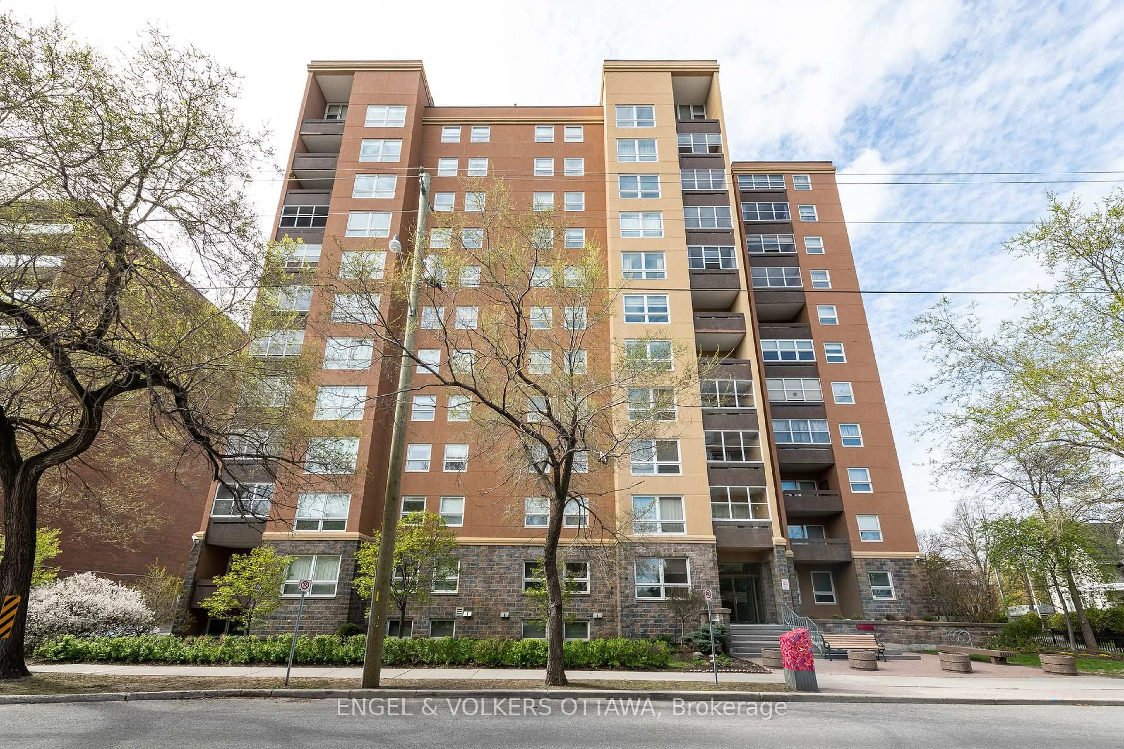 Home with brick exterior material, building for 373 LAURIER Ave #906, Ottawa Ontario K1N 8X6