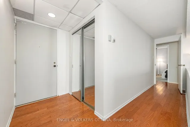 373 LAURIER Ave #906, Ottawa 5