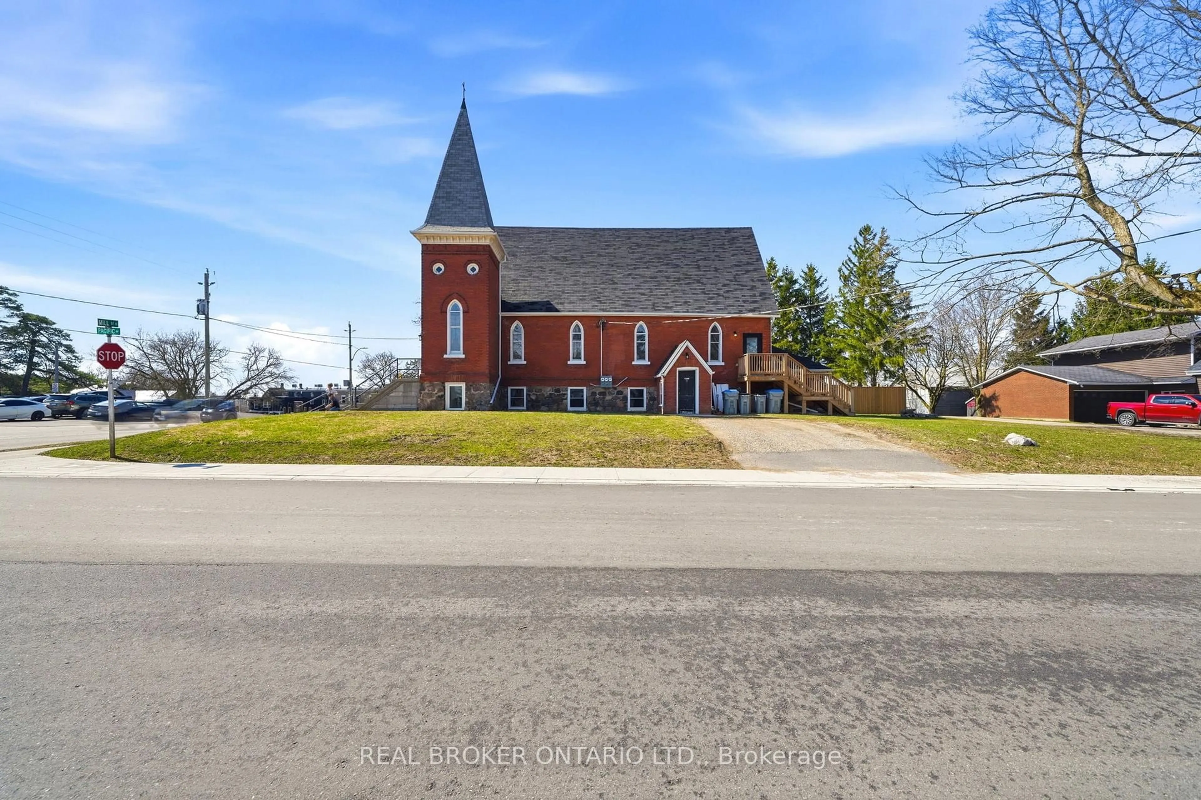 A pic from outside/outdoor area/front of a property/back of a property/a pic from drone, street for 20 Mill St, Perth East Ontario N0K 1M0
