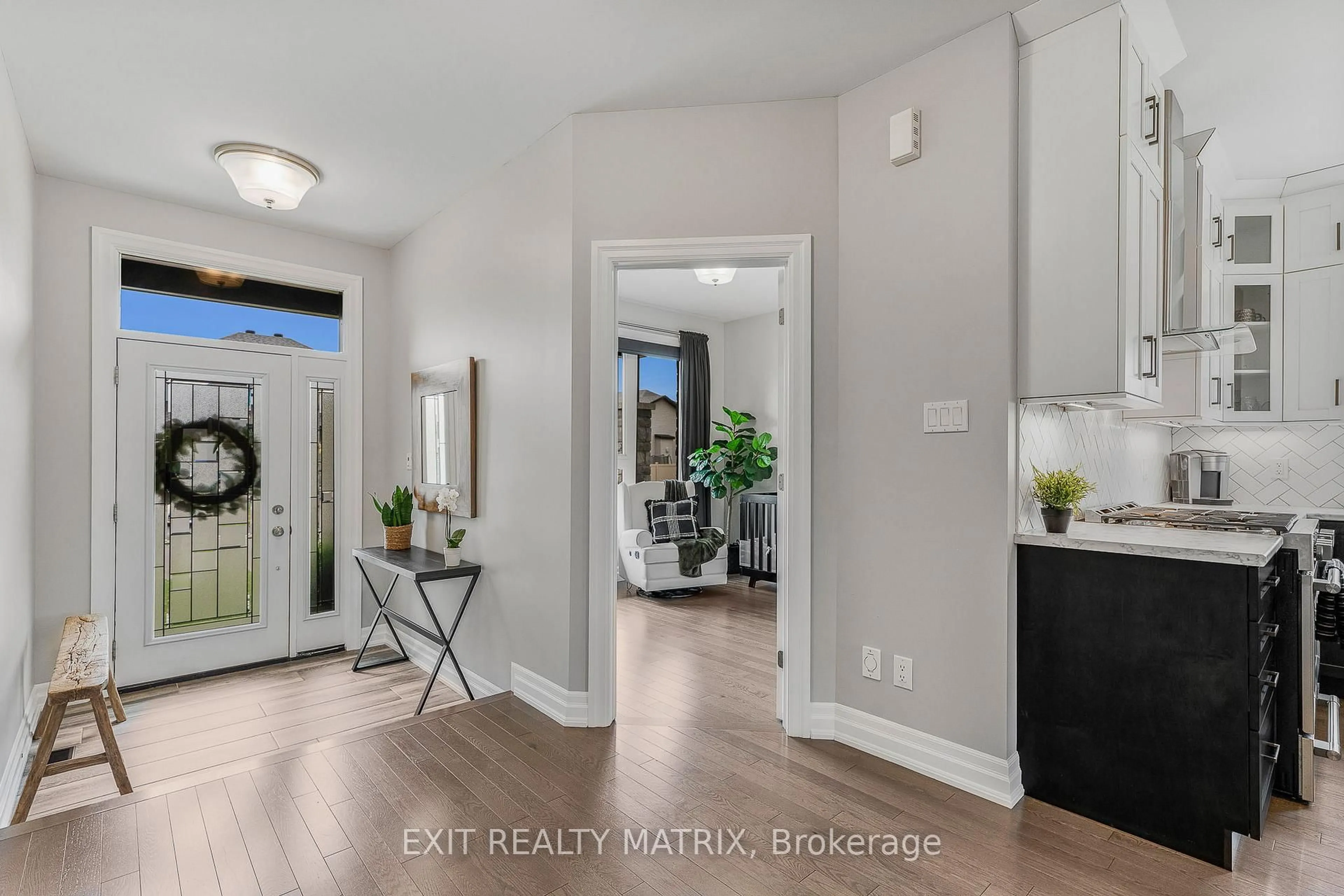 Indoor entryway for 56 Nancy St, Russell Ontario K0A 1W0