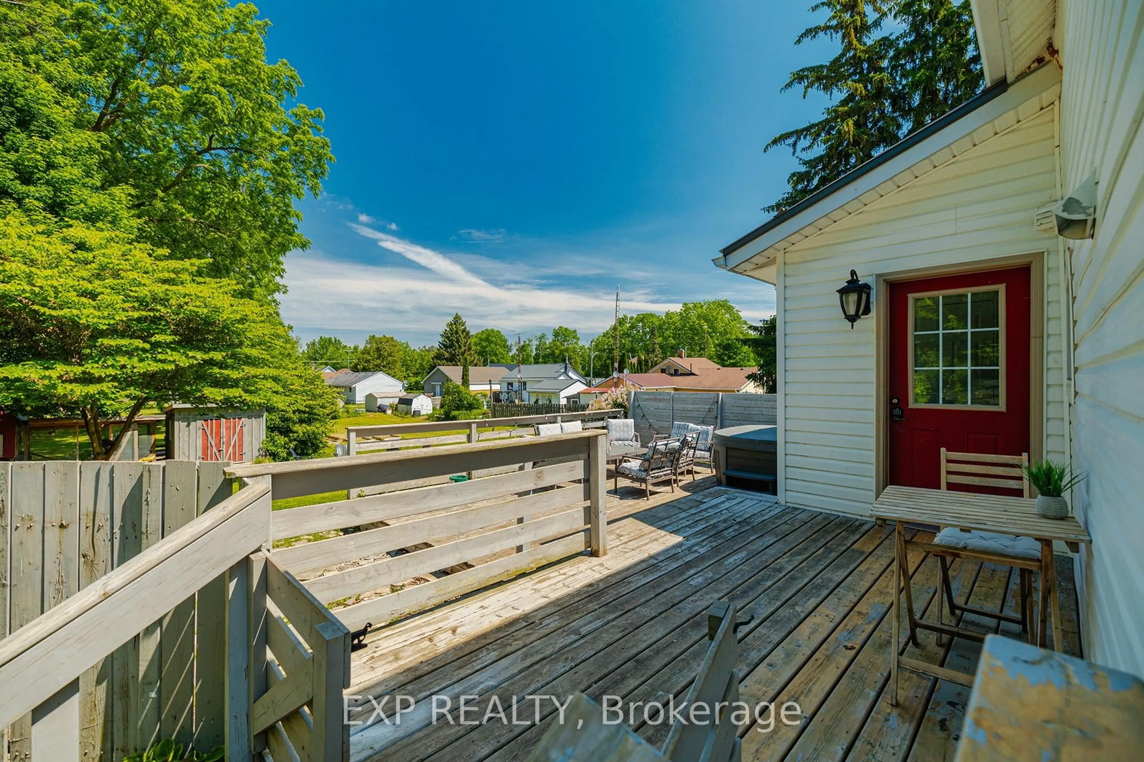A pic from outside/outdoor area/front of a property/back of a property/a pic from drone, water/lake/river/ocean view for 1567 Old Brock St, Norfolk Ontario N0E 1W0