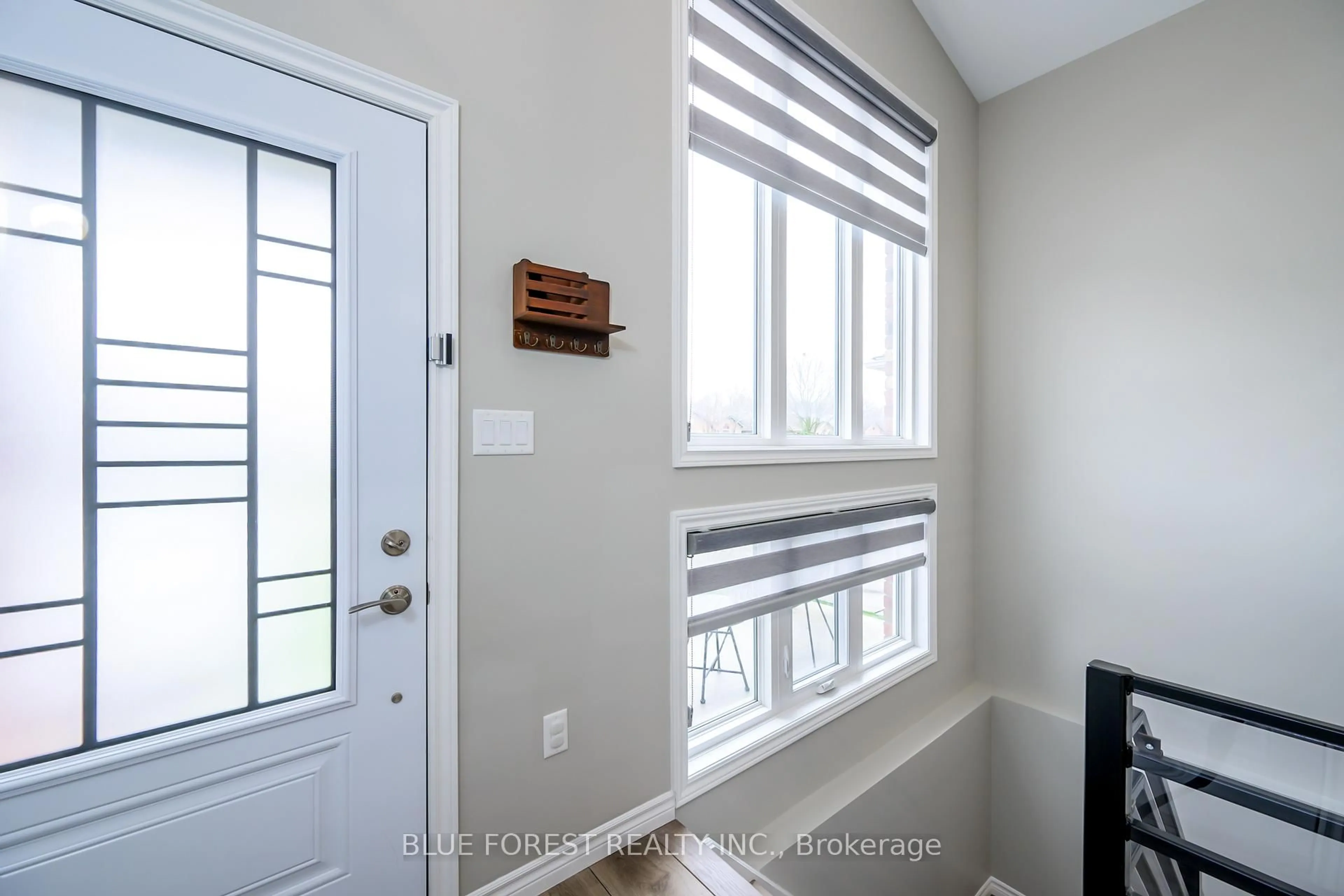 Indoor entryway for 45 Kingsbridge St, London East Ontario N5V 4S9