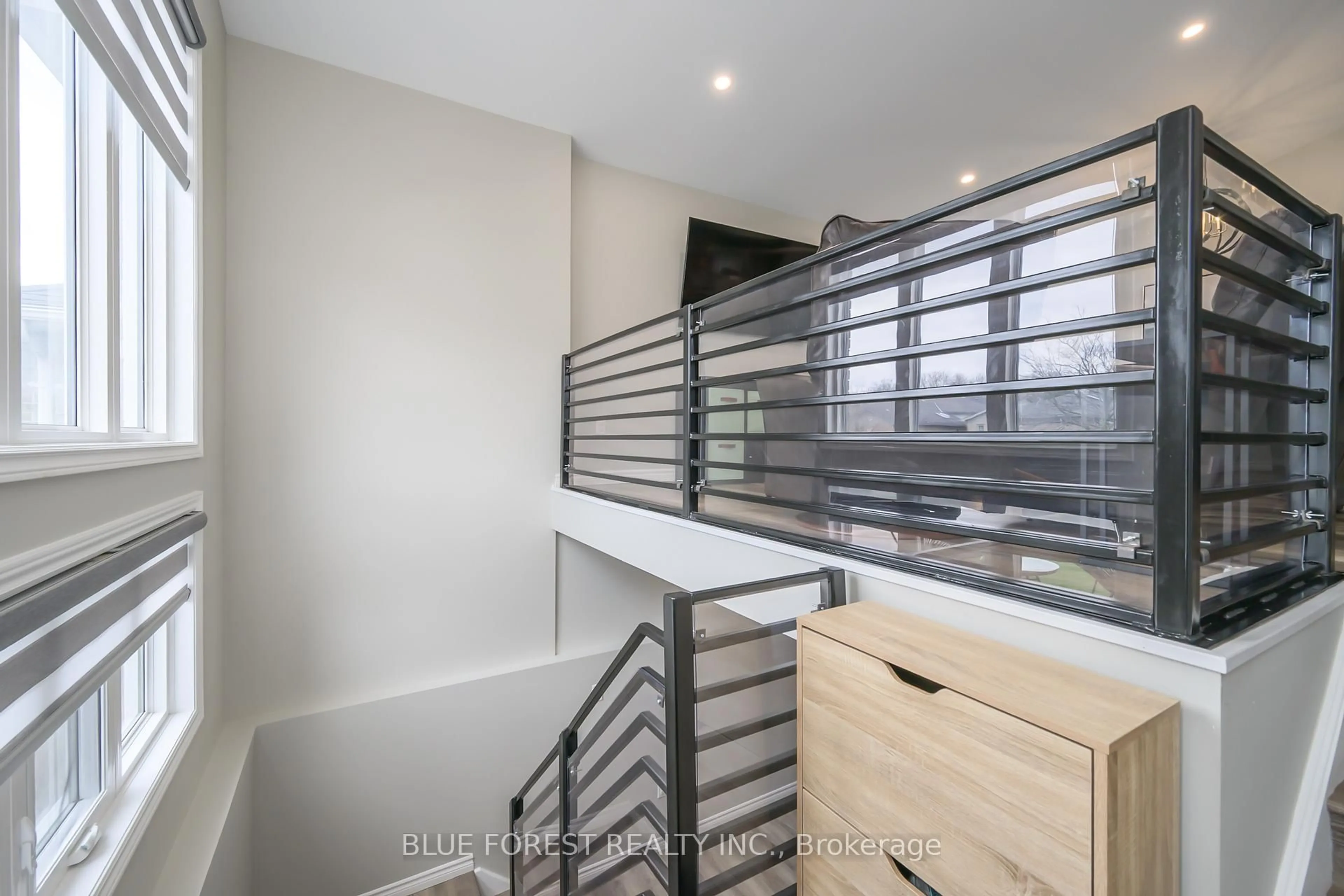 Unknown for 45 Kingsbridge St, London East Ontario N5V 4S9