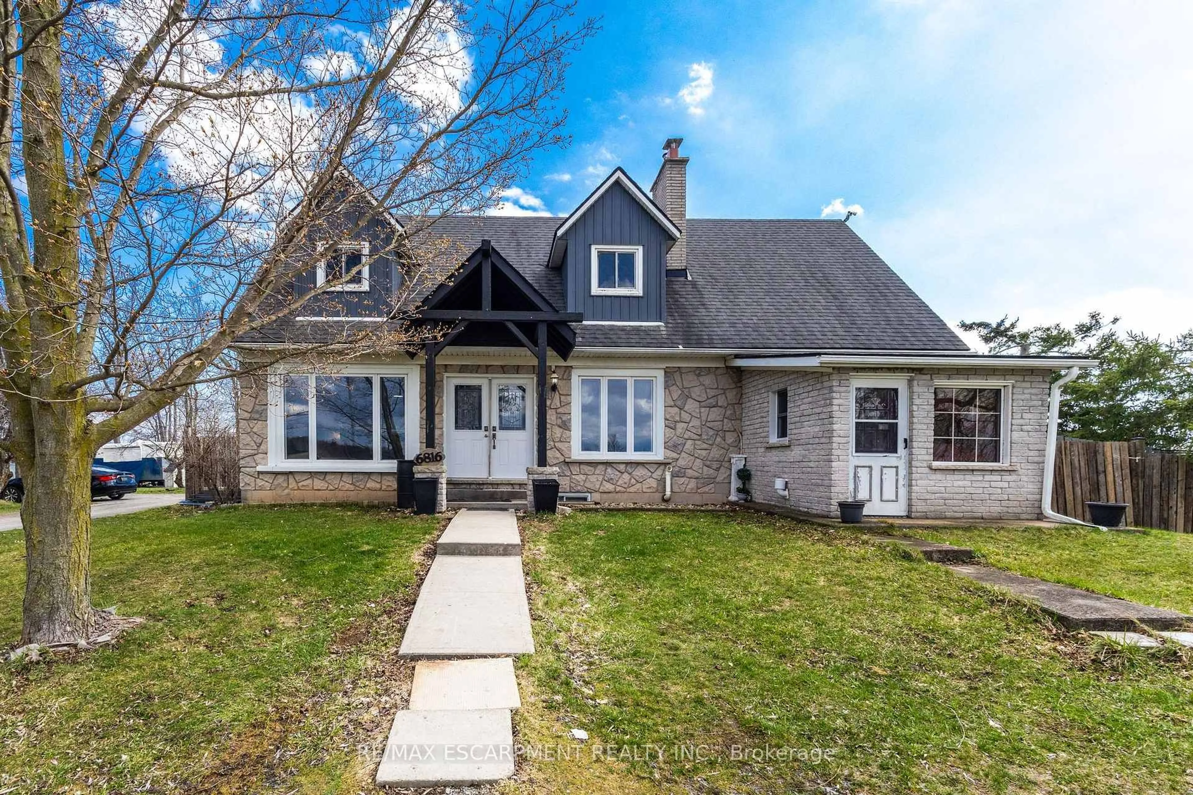 Home with brick exterior material, street for 6816 Regional Road 65, West Lincoln Ontario L0R 2A0