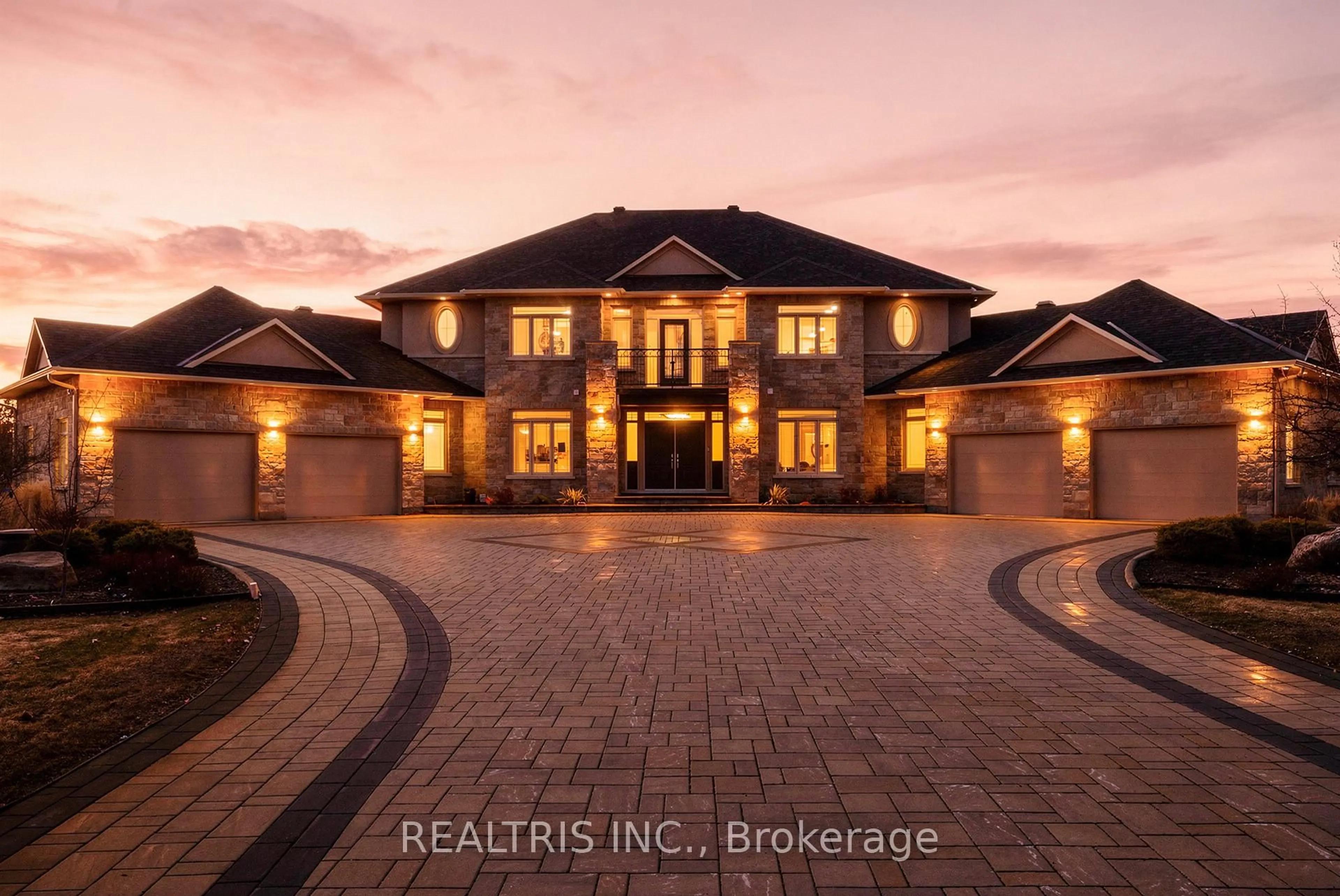 Unknown for 5813 Red Castle Rdge, Ottawa Ontario K4M 0A4