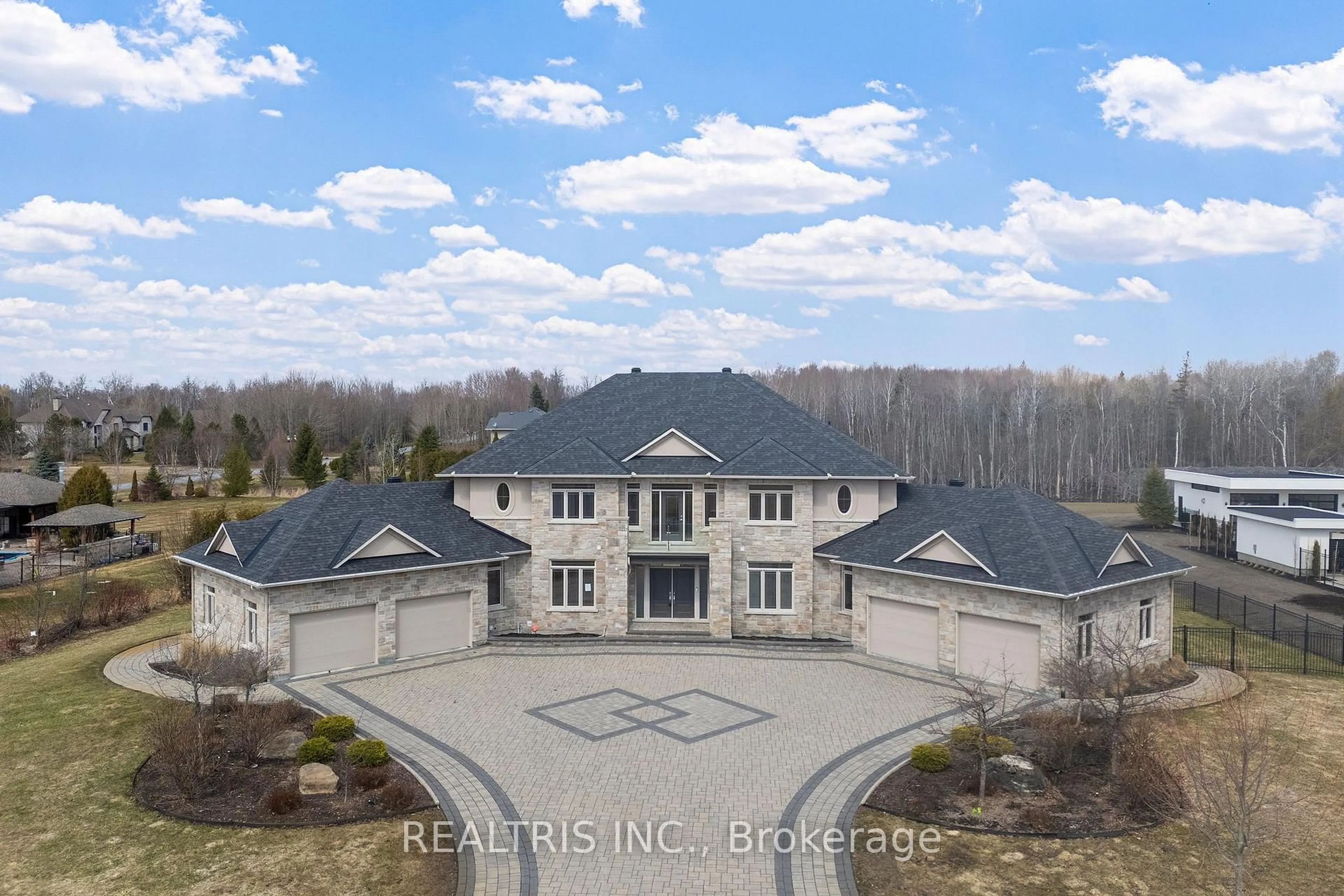 A pic from outside/outdoor area/front of a property/back of a property/a pic from drone, unknown for 5813 Red Castle Rdge, Ottawa Ontario K4M 0A4