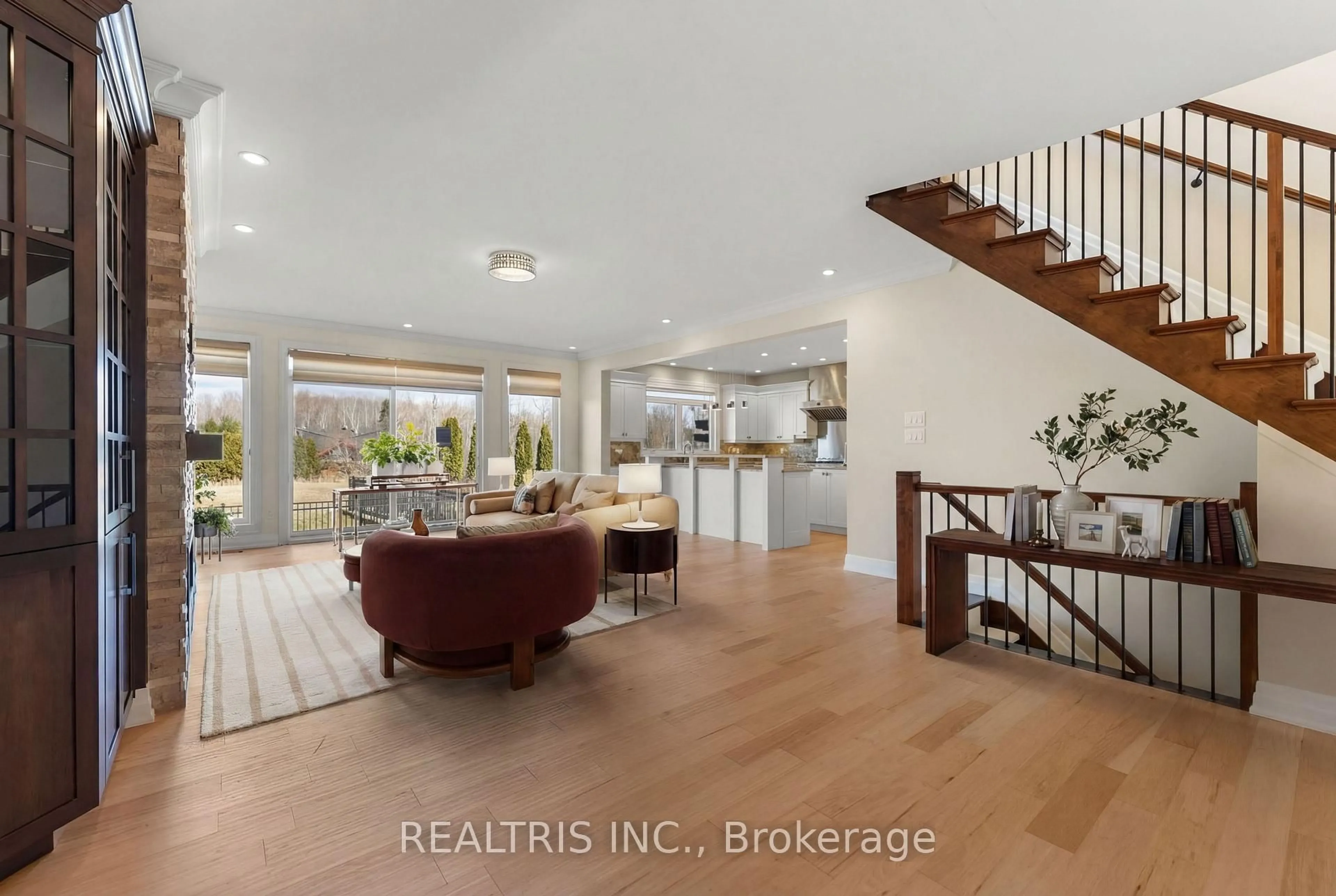 Unknown for 5813 Red Castle Rdge, Ottawa Ontario K4M 0A4