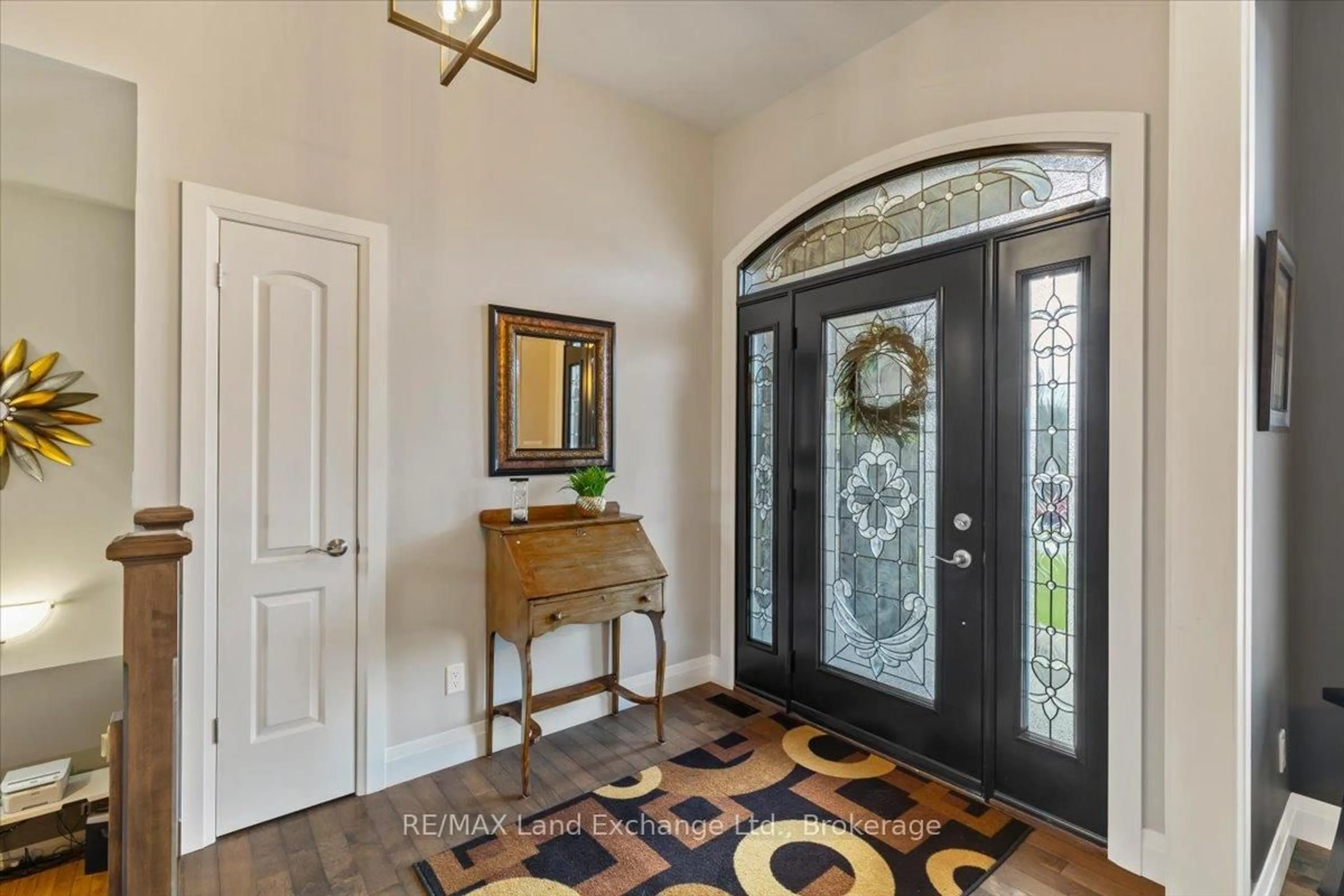 Indoor entryway for 69 Fenton Dr, Saugeen Shores Ontario N0H 2C5