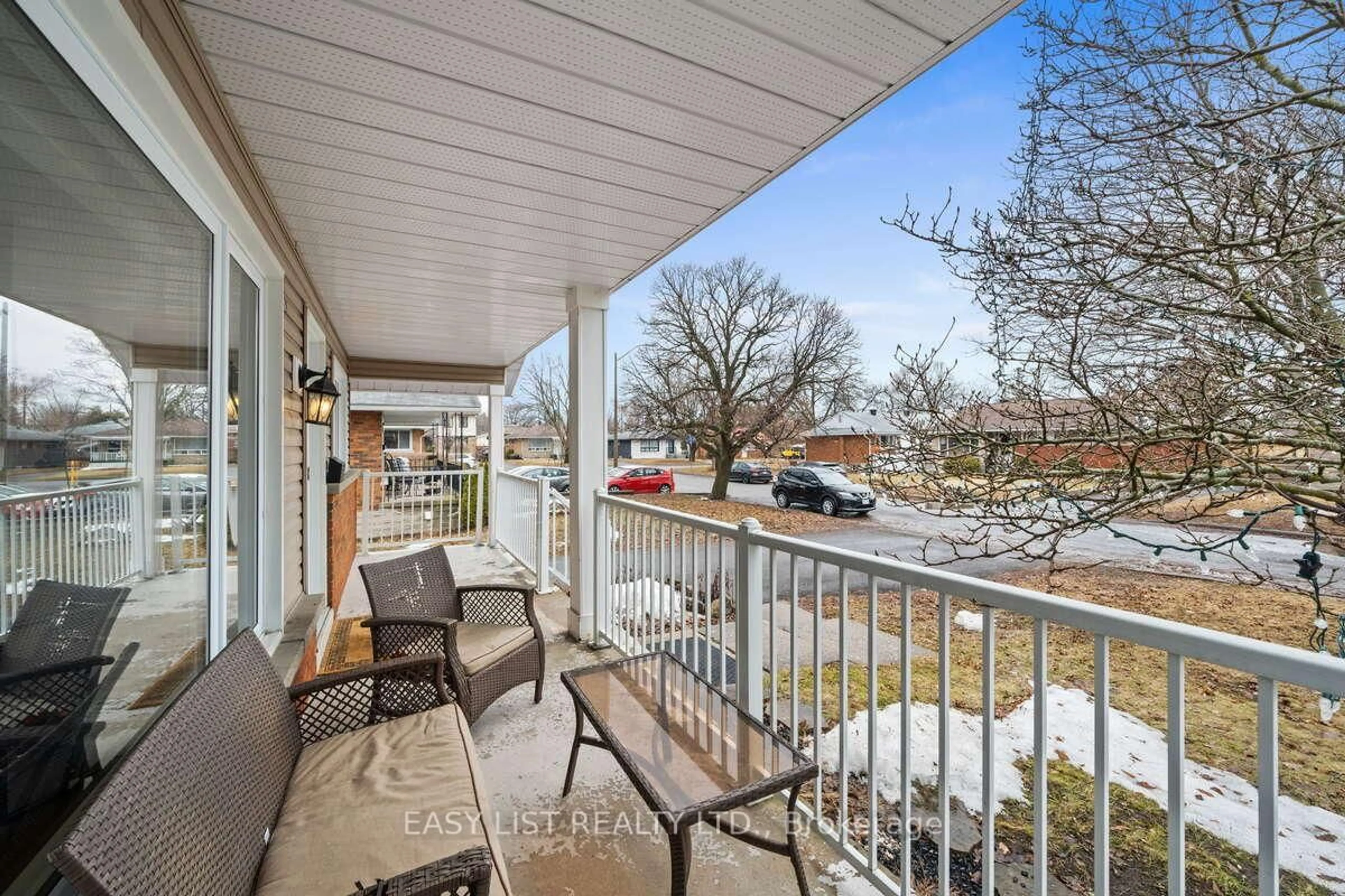 Patio, unknown for 756 Dickens Ave, Ottawa Ontario K1G 2X8