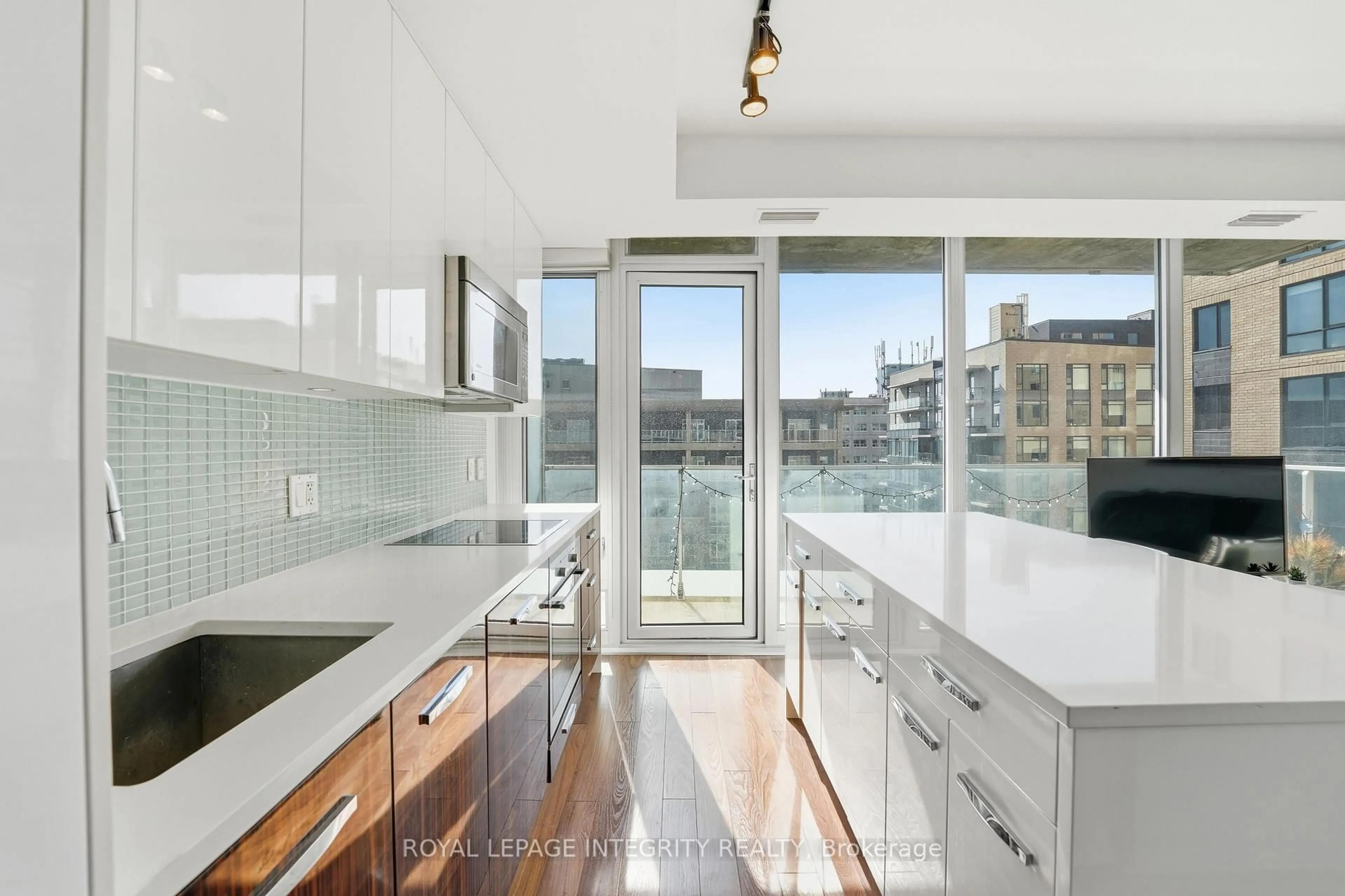Contemporary kitchen, unknown for 111 Champagne Ave #1103, Ottawa Ontario K1S 5V3