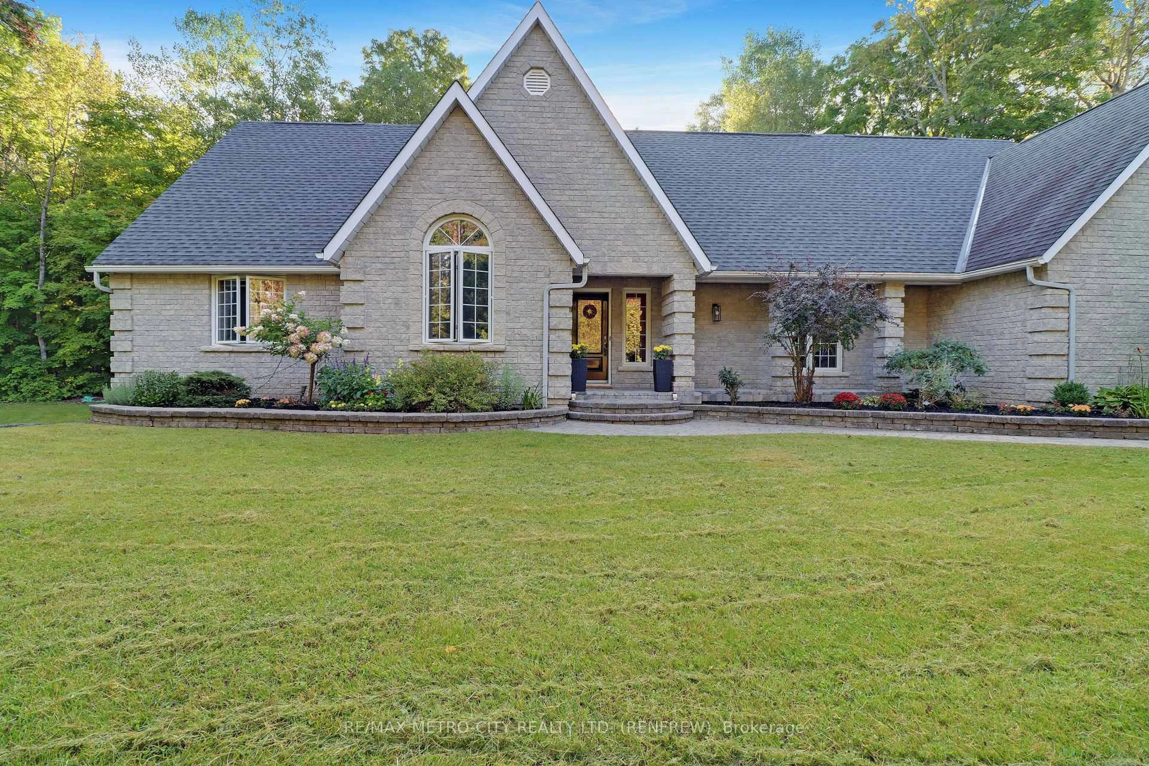 Home with brick exterior material, unknown for 2069 Highway 132 Highway, Renfrew Ontario K7V 3Z7