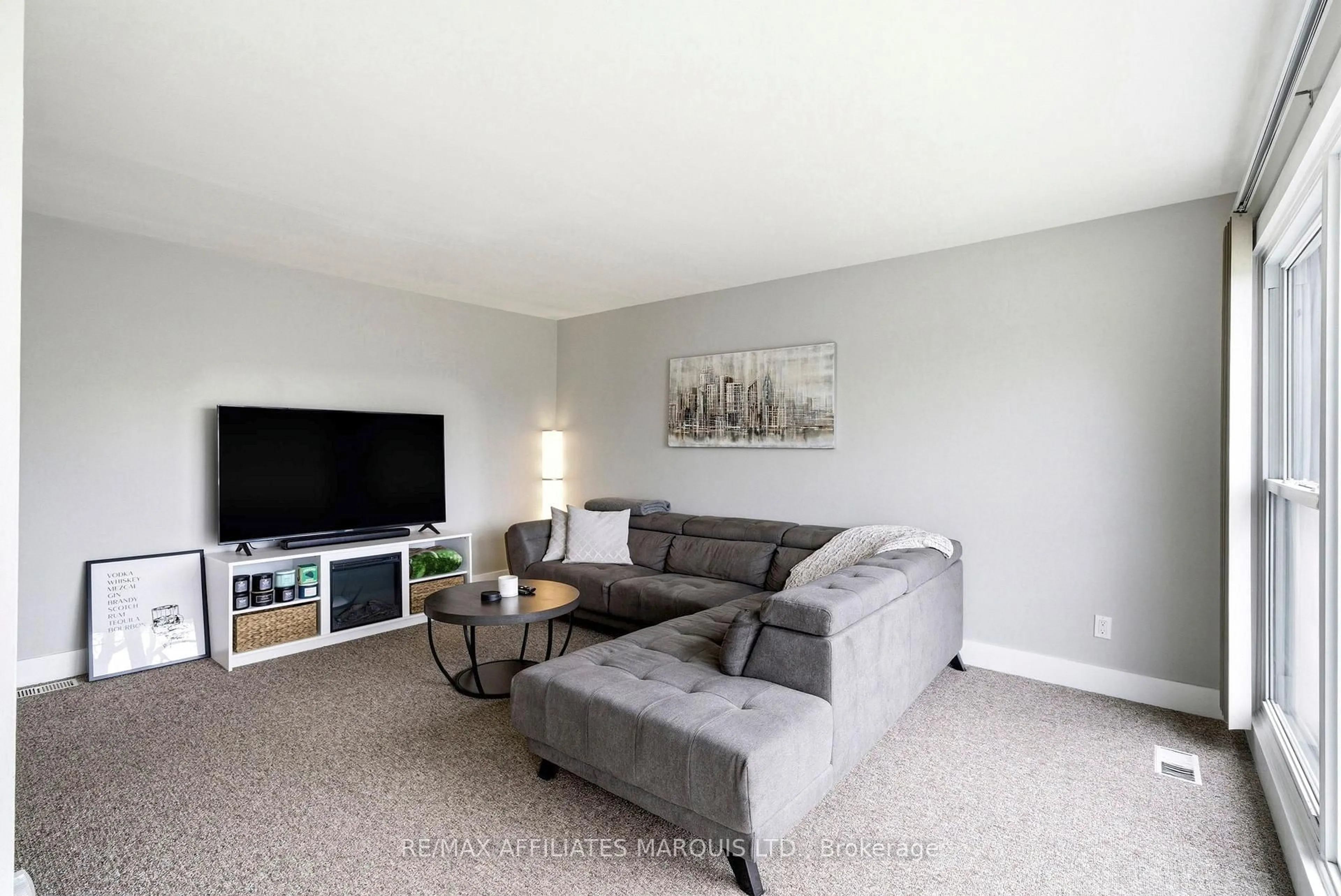 Living room with furniture, unknown for 1205 Osborne Ave, Cornwall Ontario K6J 1L2