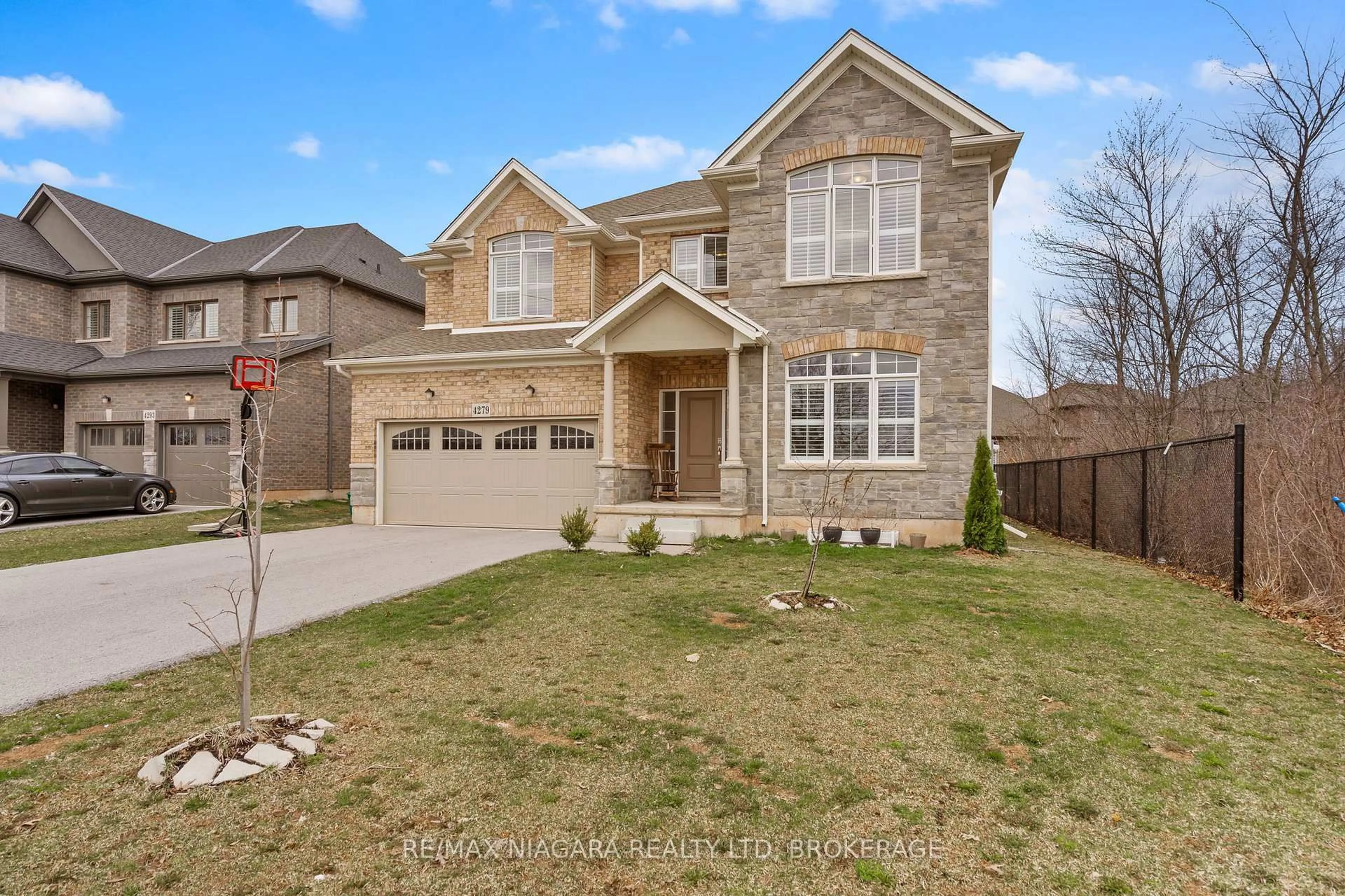 Home with brick exterior material, street for 4279 Willick Rd, Niagara Falls Ontario L2G 0Y3