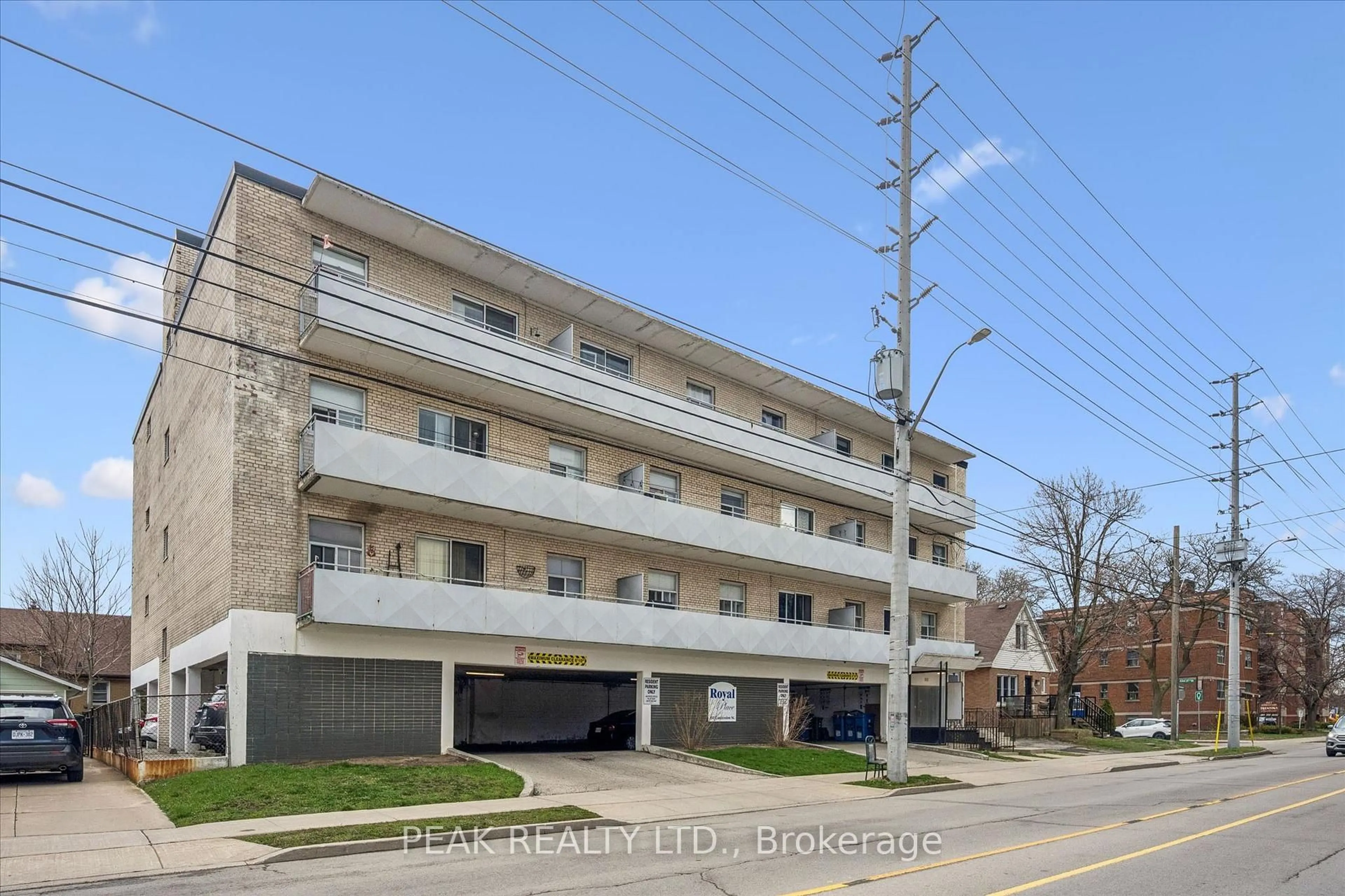 Patio, building for 893 Concession St #202, Hamilton Ontario L8V 1E7