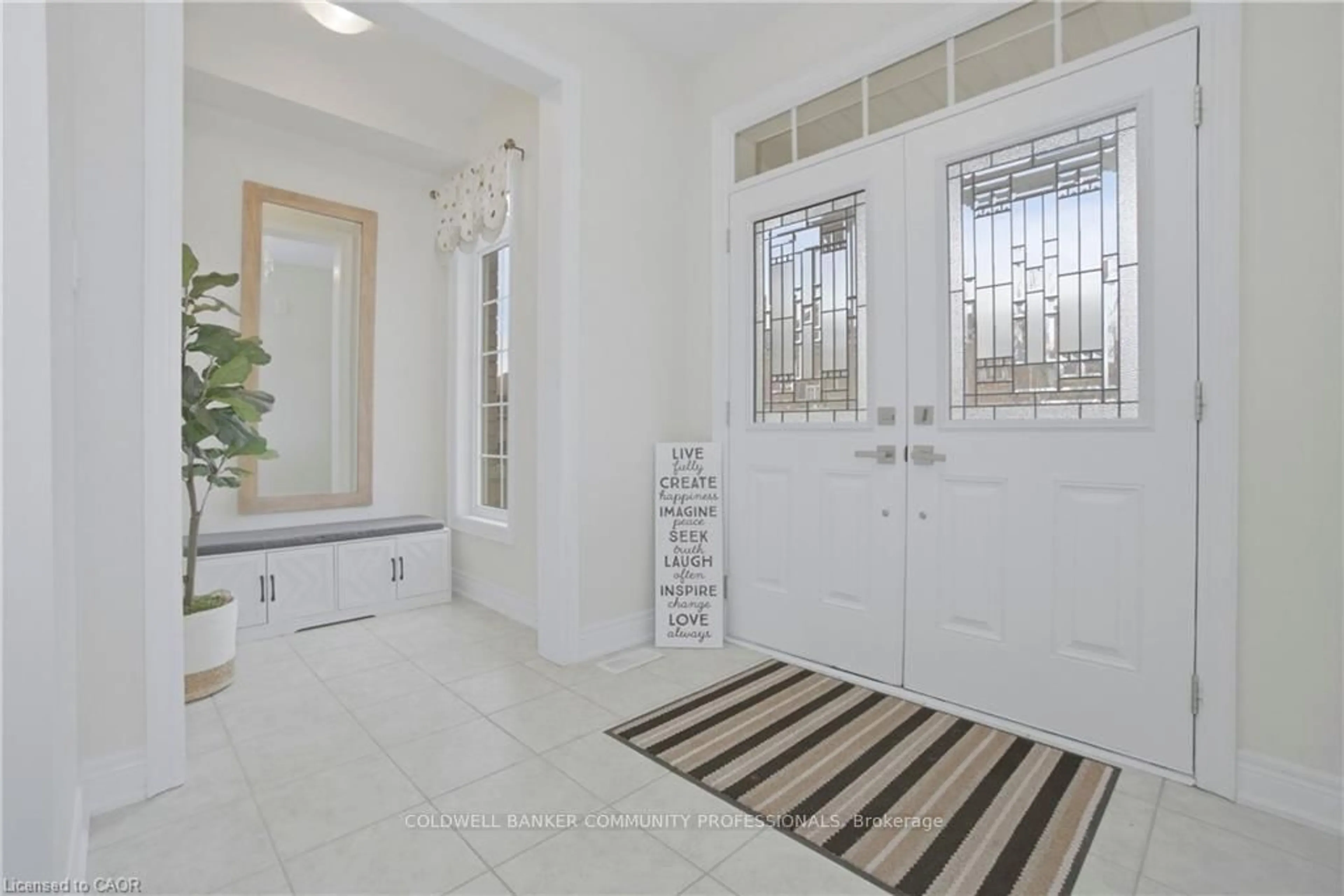 Indoor entryway for 4 Macbean Cres, Hamilton Ontario L8B 0S5